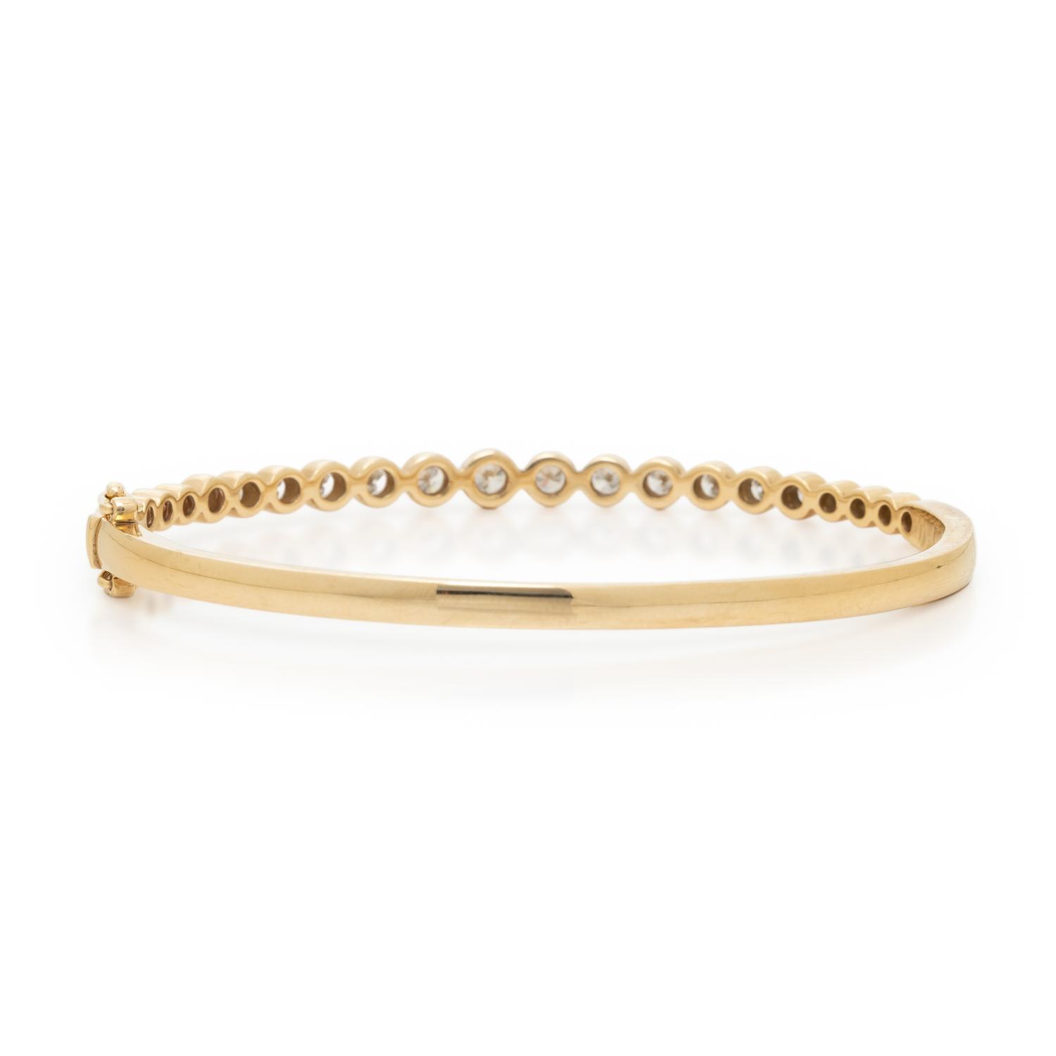 YELLOW GOLD AND DIAMOND BANGLE BRACELET