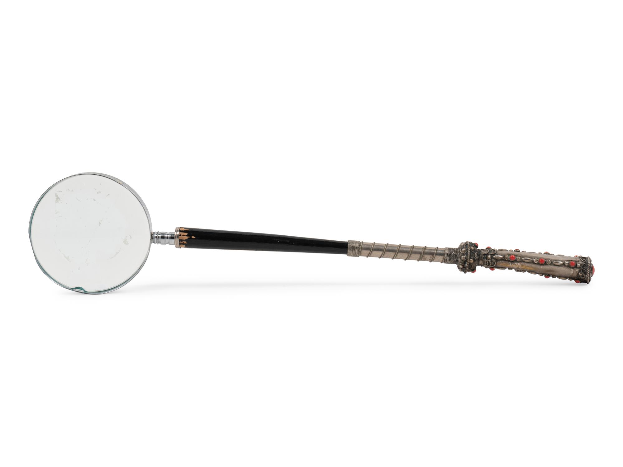 A Victorian Silver Parasol Handle Fitted as a Magnifying Glass