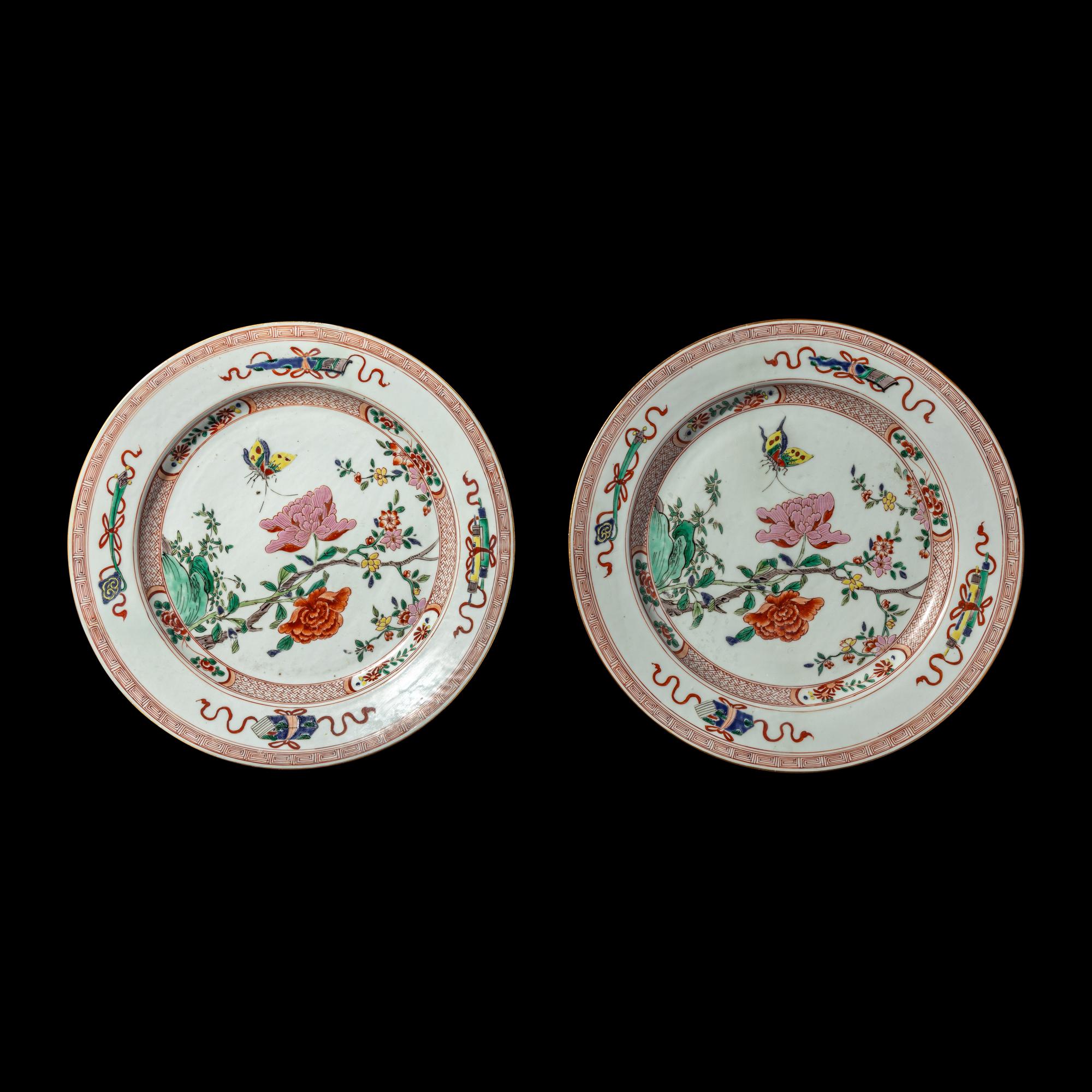 A Pair of Chinese Export Famille Rose 'Peony and Butterfly' Porcelain Plates 清中期 外銷粉彩蝶戀花賞盤一對