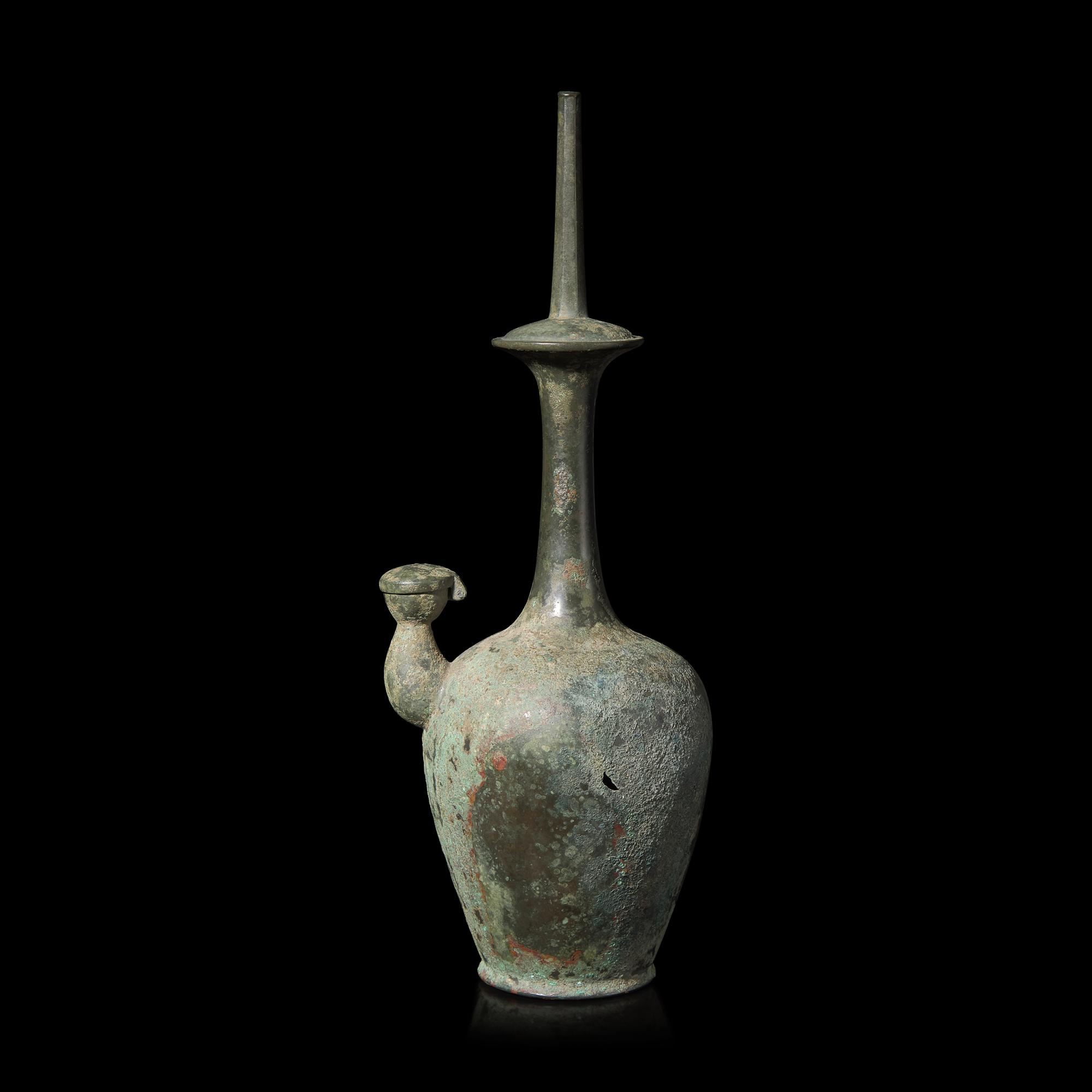 A Korean Bronze Kundika, Jeongbyeong, Goryeo Dynasty (918–1392) — 高丽王朝 (918-1392) 銅製淨甁