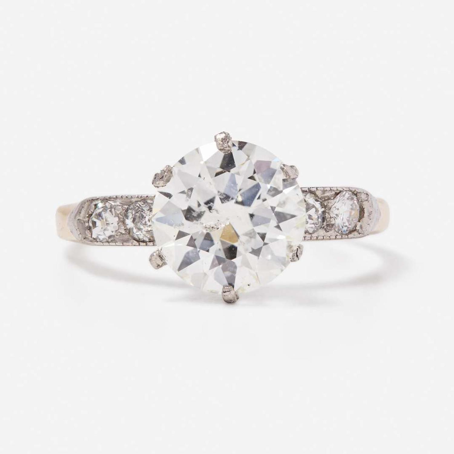 A Ladies 14K Gold and Diamond Ring
