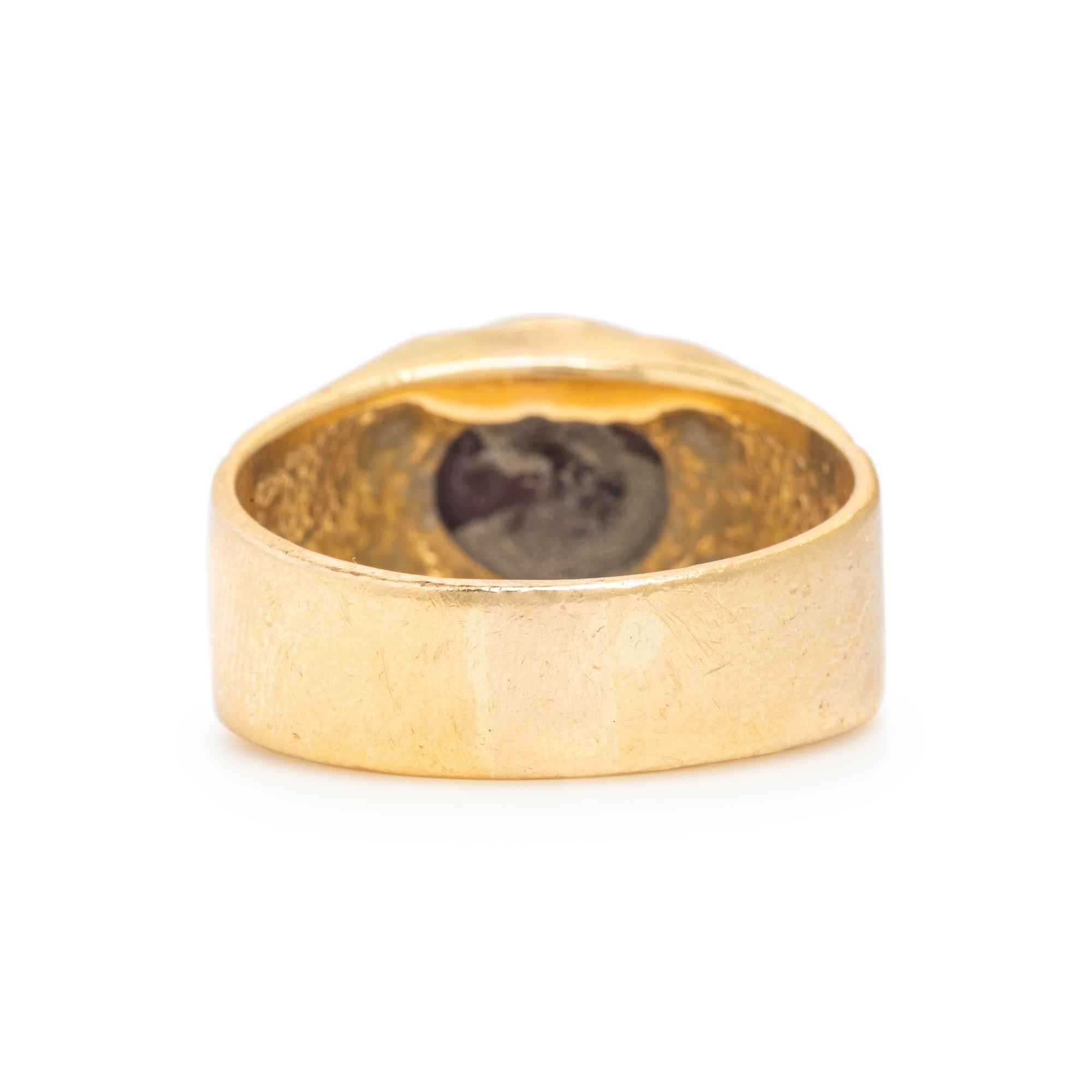 Star Ruby and Yellow Gold Ring