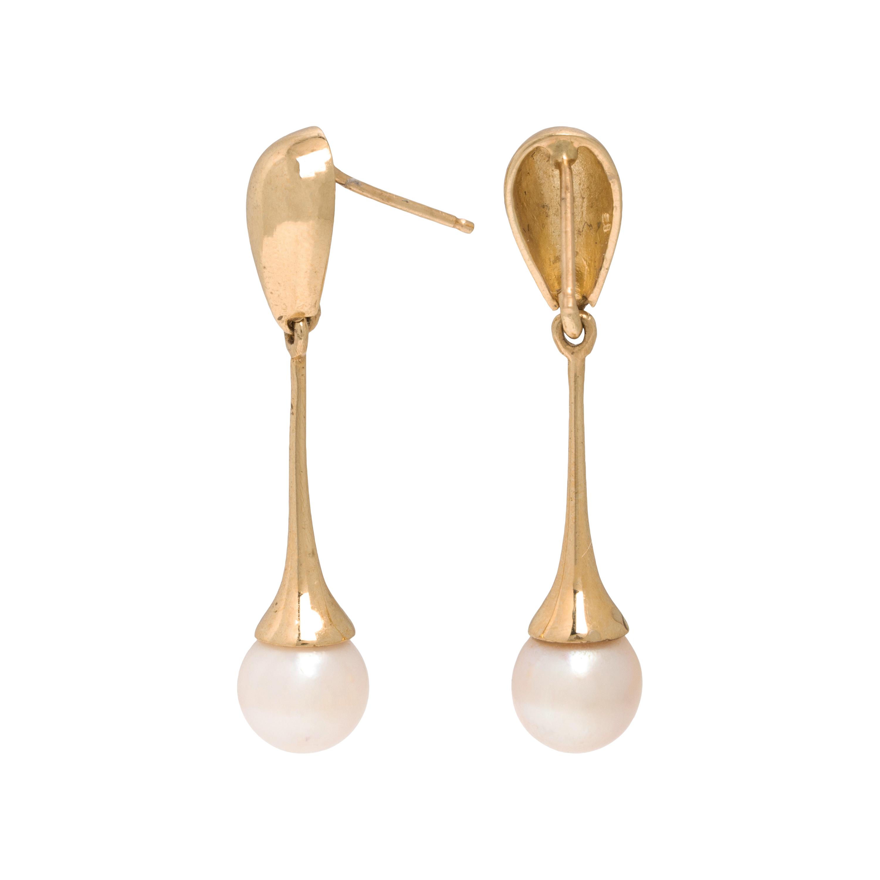 Cultured Pearl Necklace and Earrings