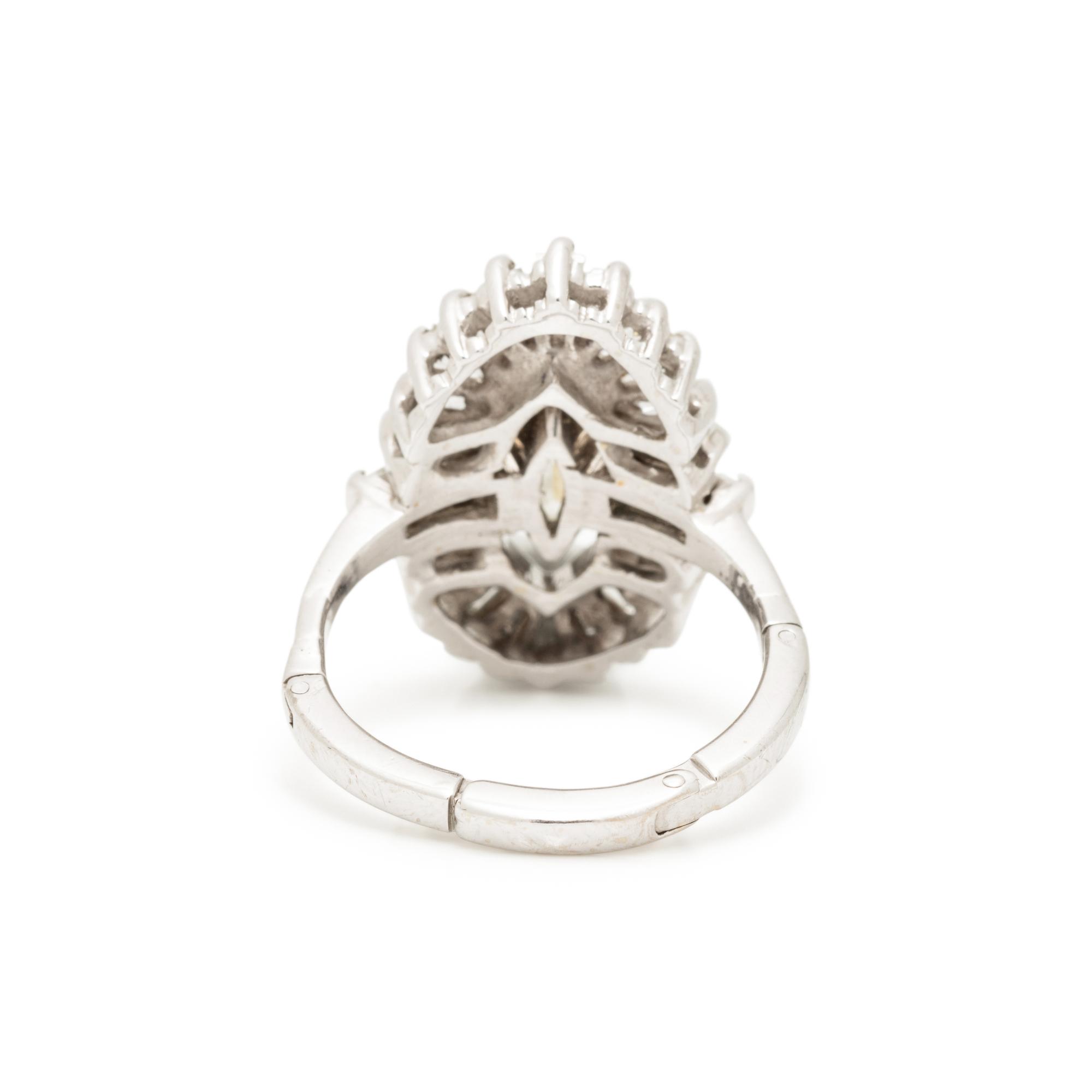 DIAMOND AND WHITE GOLD RING