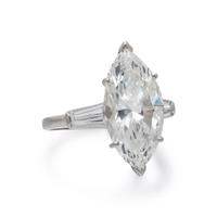 MARQUISE CUT DIAMOND AND PLATINUM RING