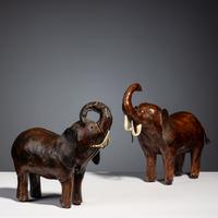 Two elephants for Omersa
