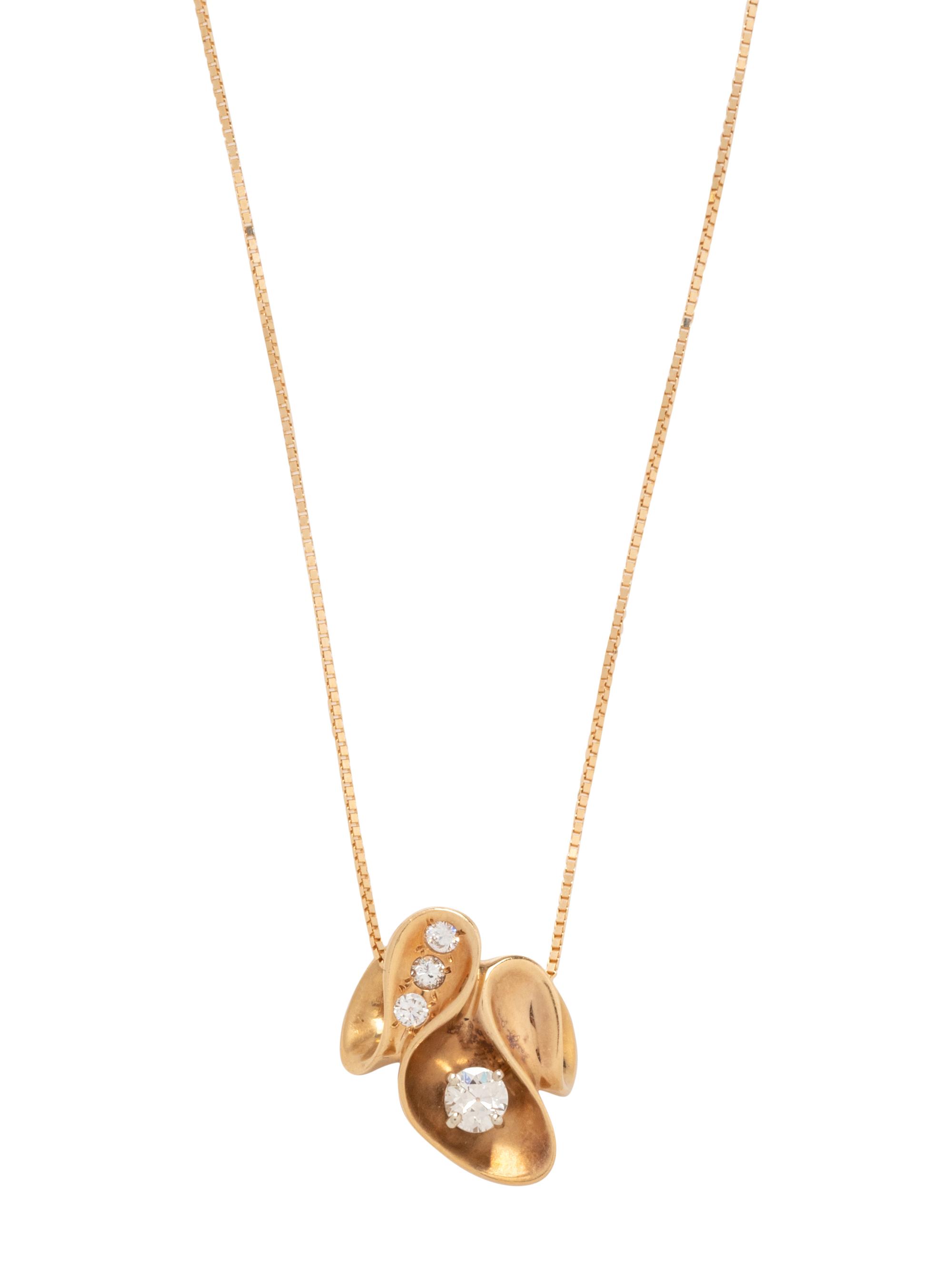 YELLOW GOLD AND DIAMOND PENDANT/NECKLACE