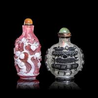 Two Chinese Glass Overlay Snuff Bottles 套料鼻烟壺兩支
