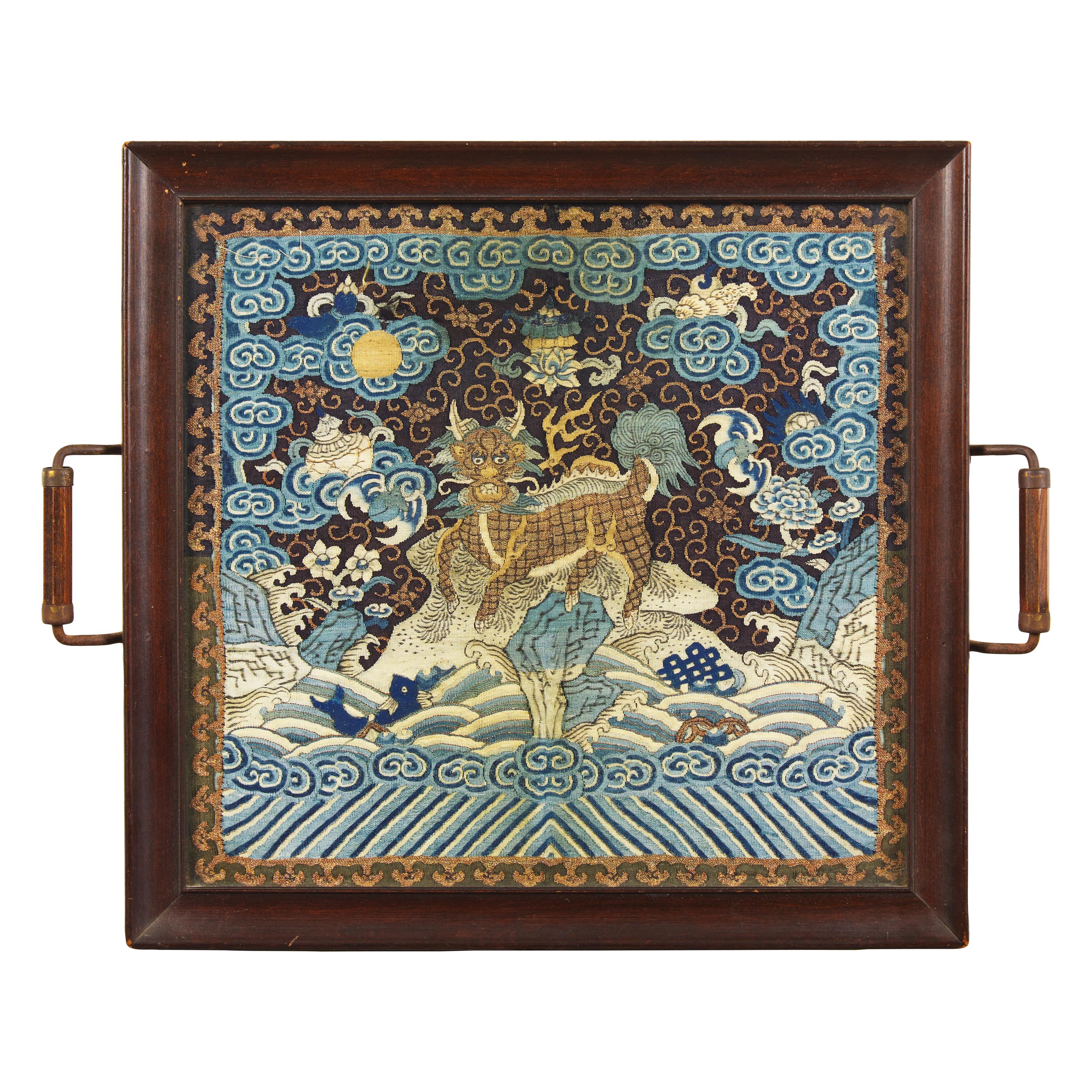Two Chinese 'Dragon' Roundels and a First Military Rank Qilin Badge, 19th-Early 20th Century 清晚期 團龍紋綉片及補子一組三件