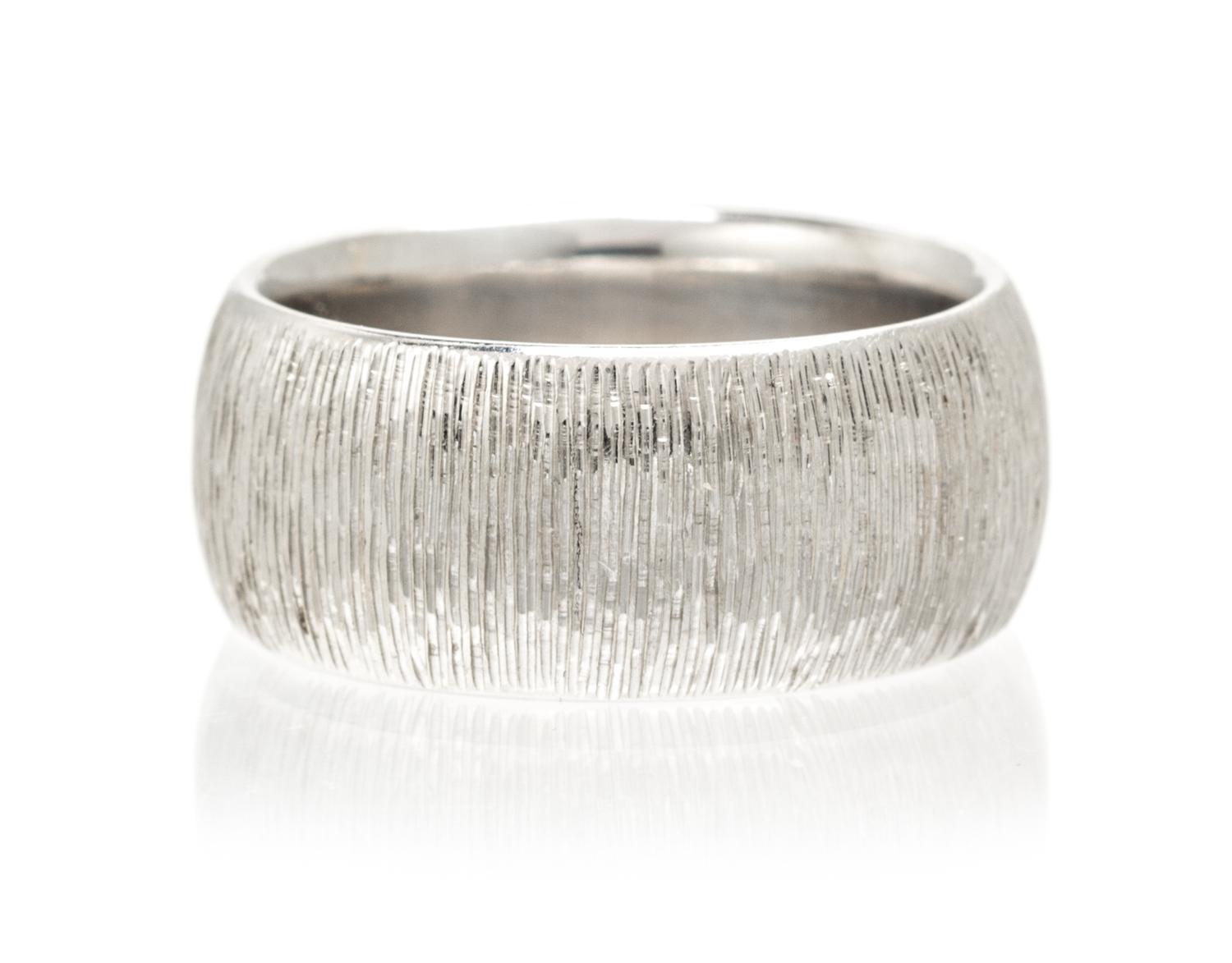 A 14 Karat White Gold Ring, Krementz, 7.40 dwts.