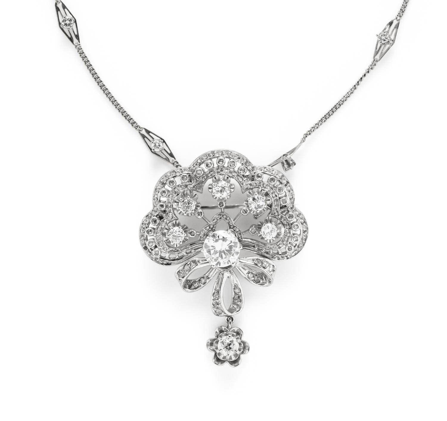 WHITE GOLD AND DIAMOND NECKLACE