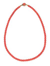 A Coral Bead Necklace, 17.70 dwts.