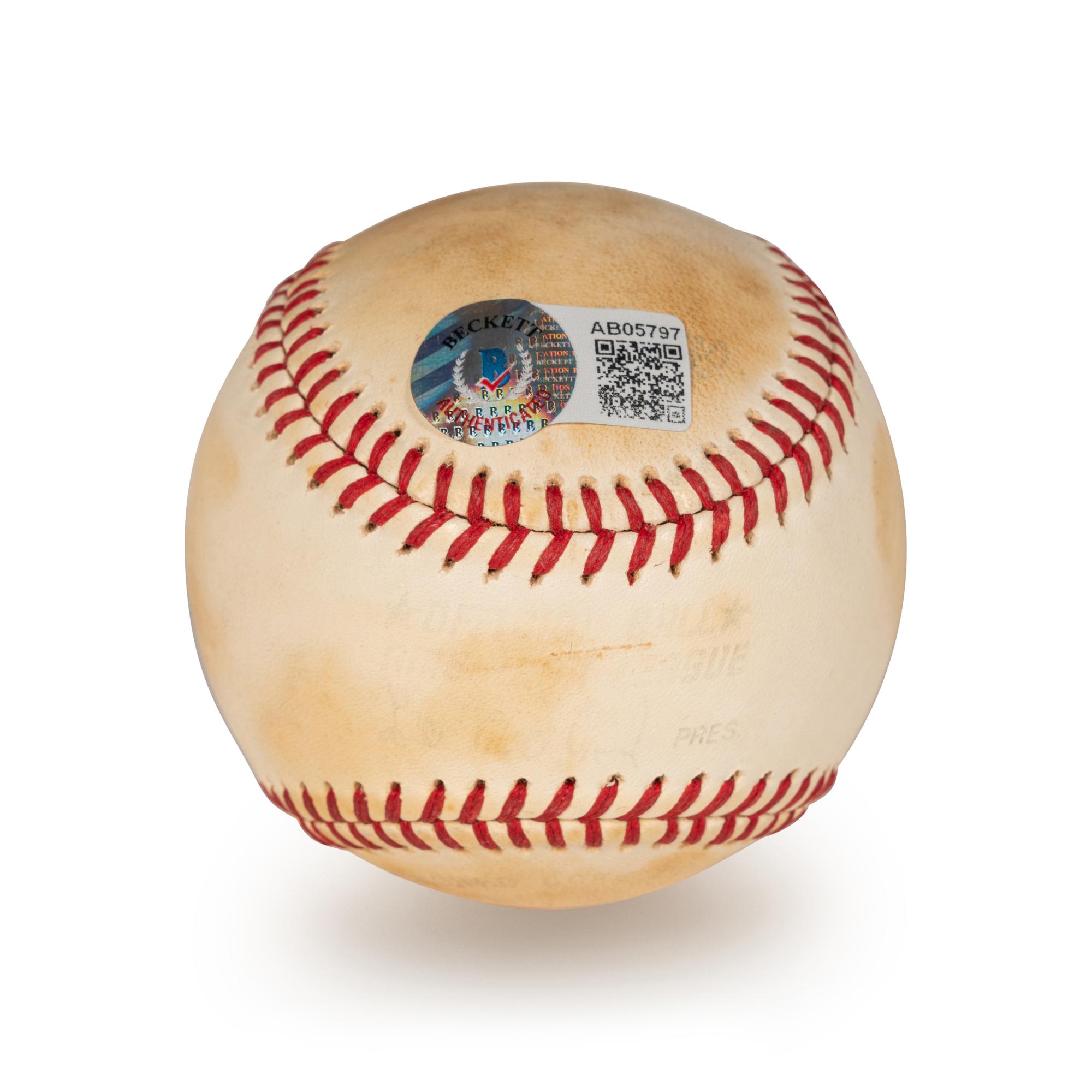 A Vintage Willie Mays Signed Autograph Baseball (Beckett Authentication Services BAS Certified),