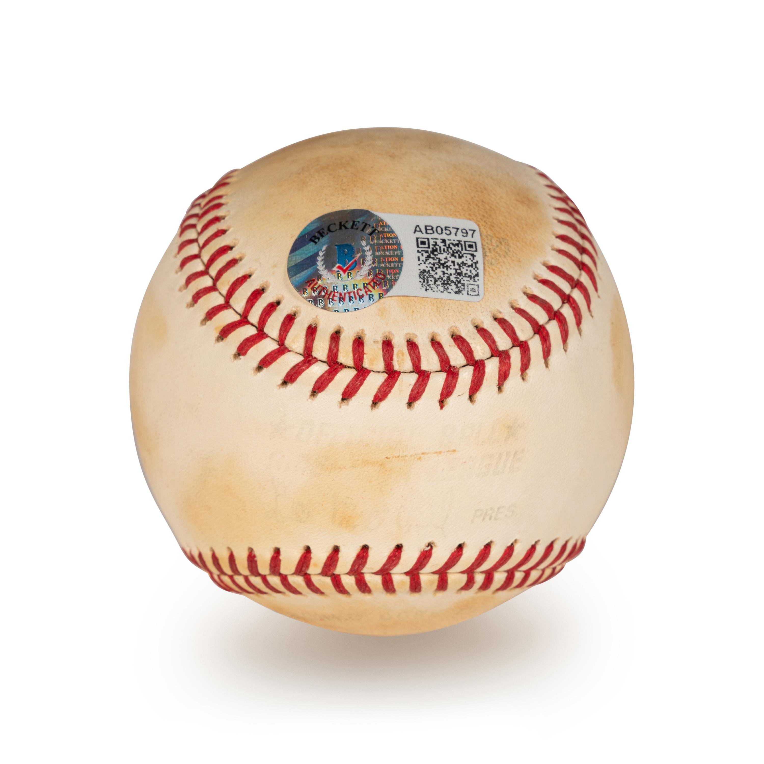 A Vintage Willie Mays Signed Autograph Baseball (Beckett Authentication Services BAS Certified),