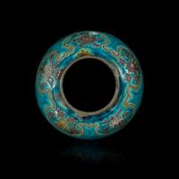 A Chinese modeled and enameled "Fahua"-type turquoise-ground porcelain jar 法华彩盖罐 Ming dynasty ?