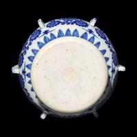 An Unusual Chinese Ming Style Blue and White Porcelain 'Garlic-Bulb' Necked Vase, 18th/Early 19th Century 清中期 明式青花蒜頭瓶