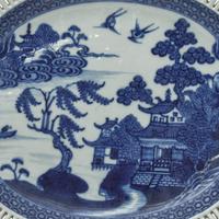 A Group of Five Chinese Export Porcelain Fitzhugh Tablewares