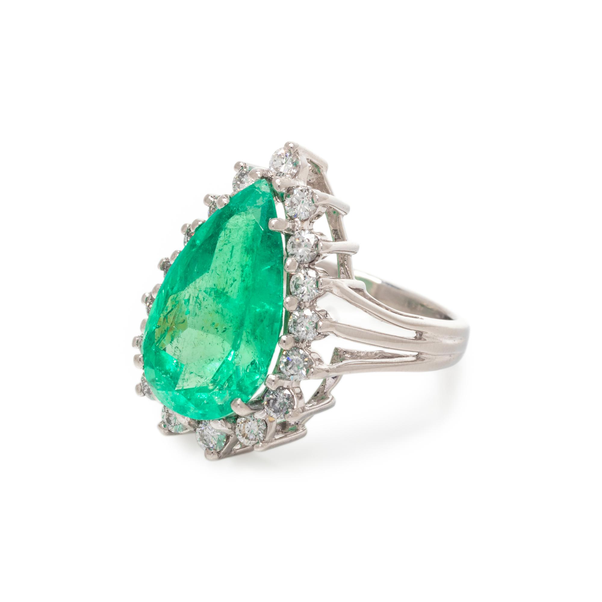 EMERALD AND DIAMOND RING