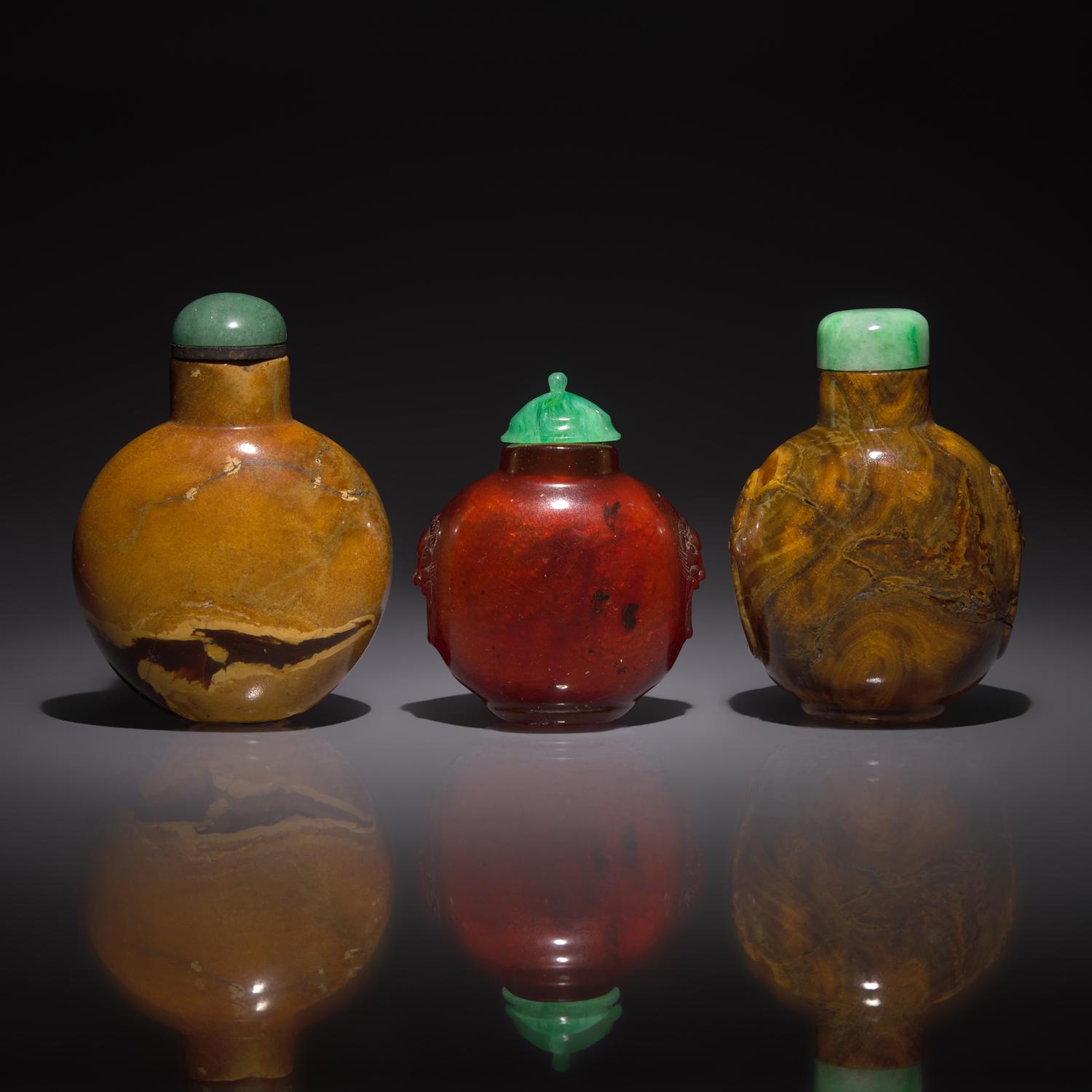 Two Chinese Root Amber and an Amber Snuff Bottle, 18th to 19th Century — 清中期 琥珀鼻烟壺四支