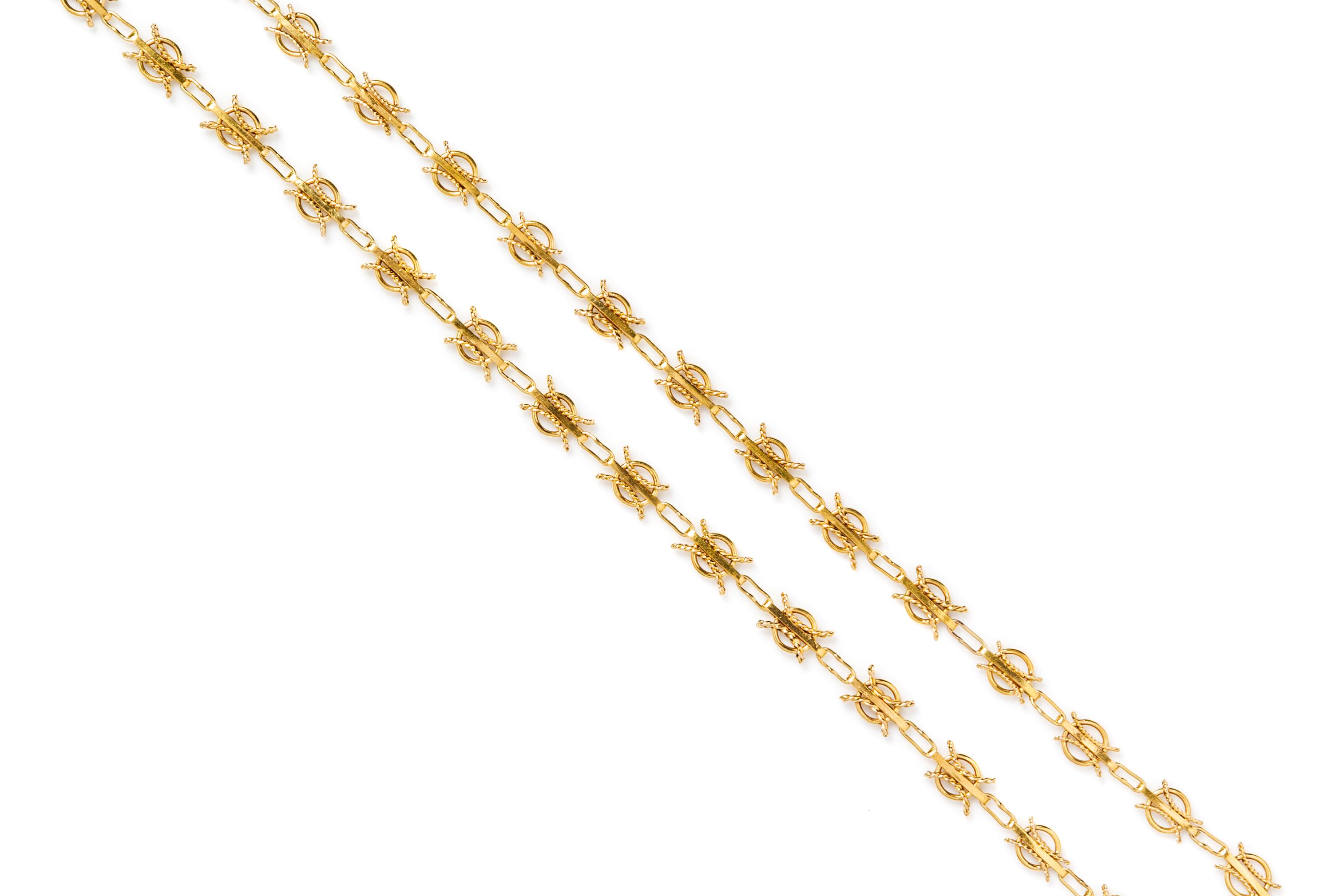A 14 Karat Yellow Gold Fancy Link Chain. 22.80 dwts.
