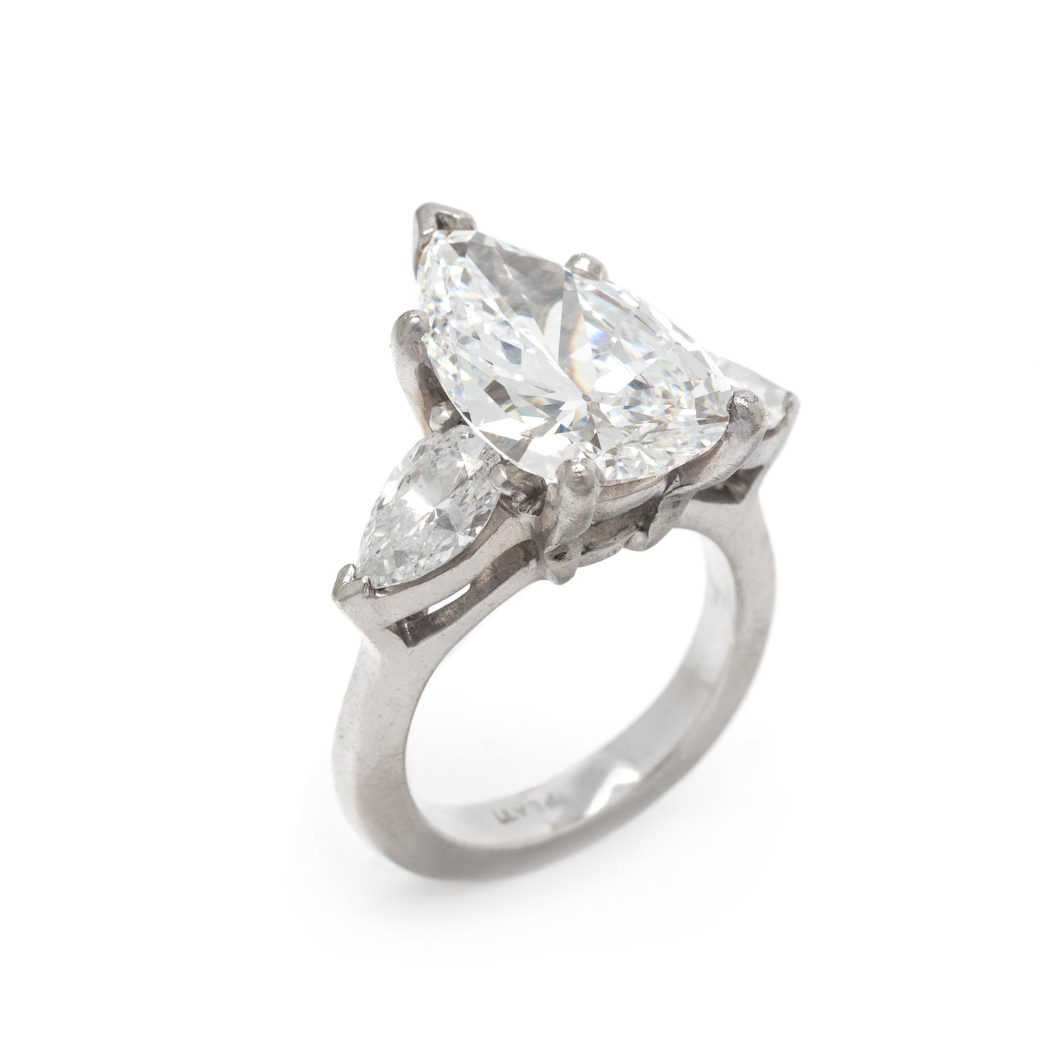 AN IMPRESSIVE DIAMOND RING