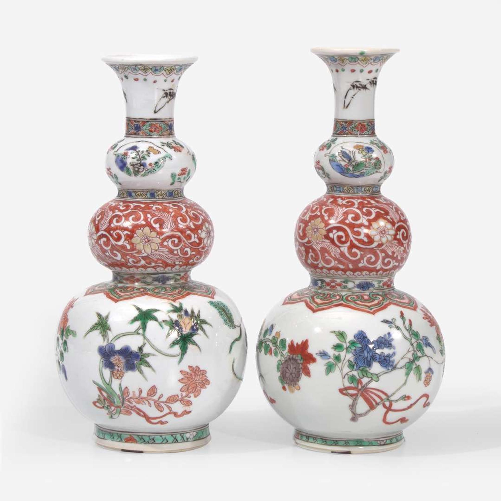 A pair of Chinese famille verte-decorated porcelain triple-gourd vases 五彩三层葫芦形瓶一对 Kangxi period ???