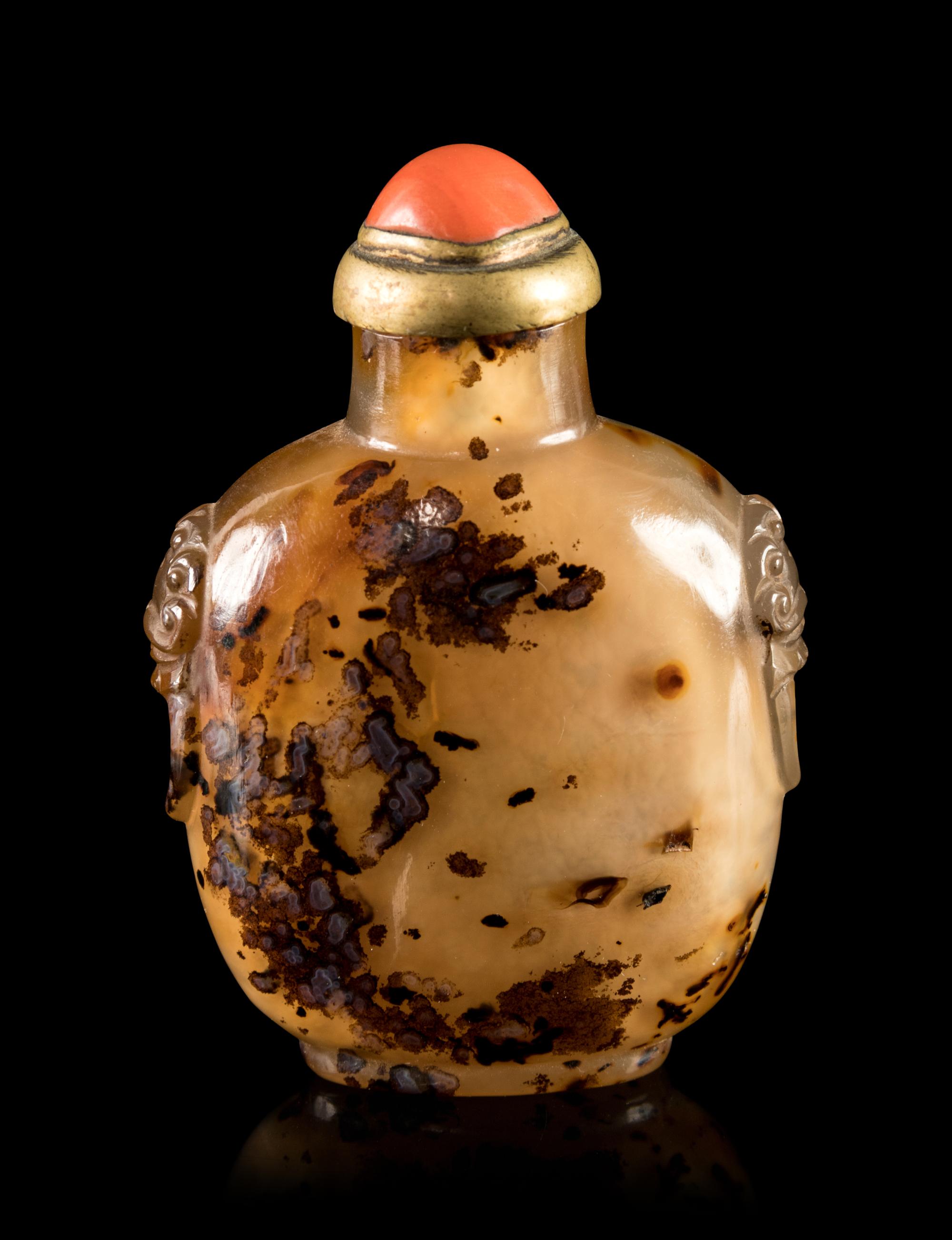 A Cameo Agate Snuff Bottle