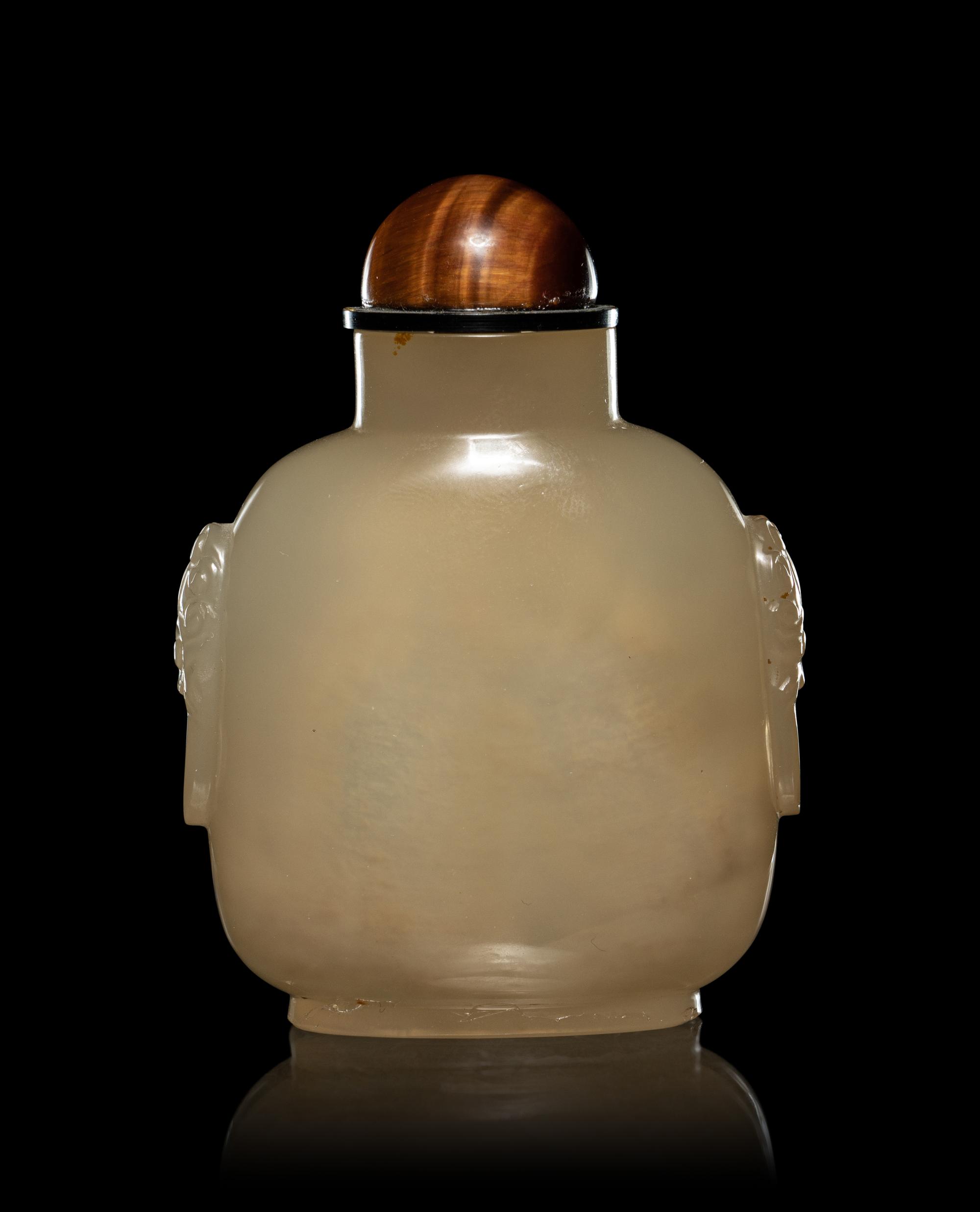 A Carved Agate Snuff Bottle