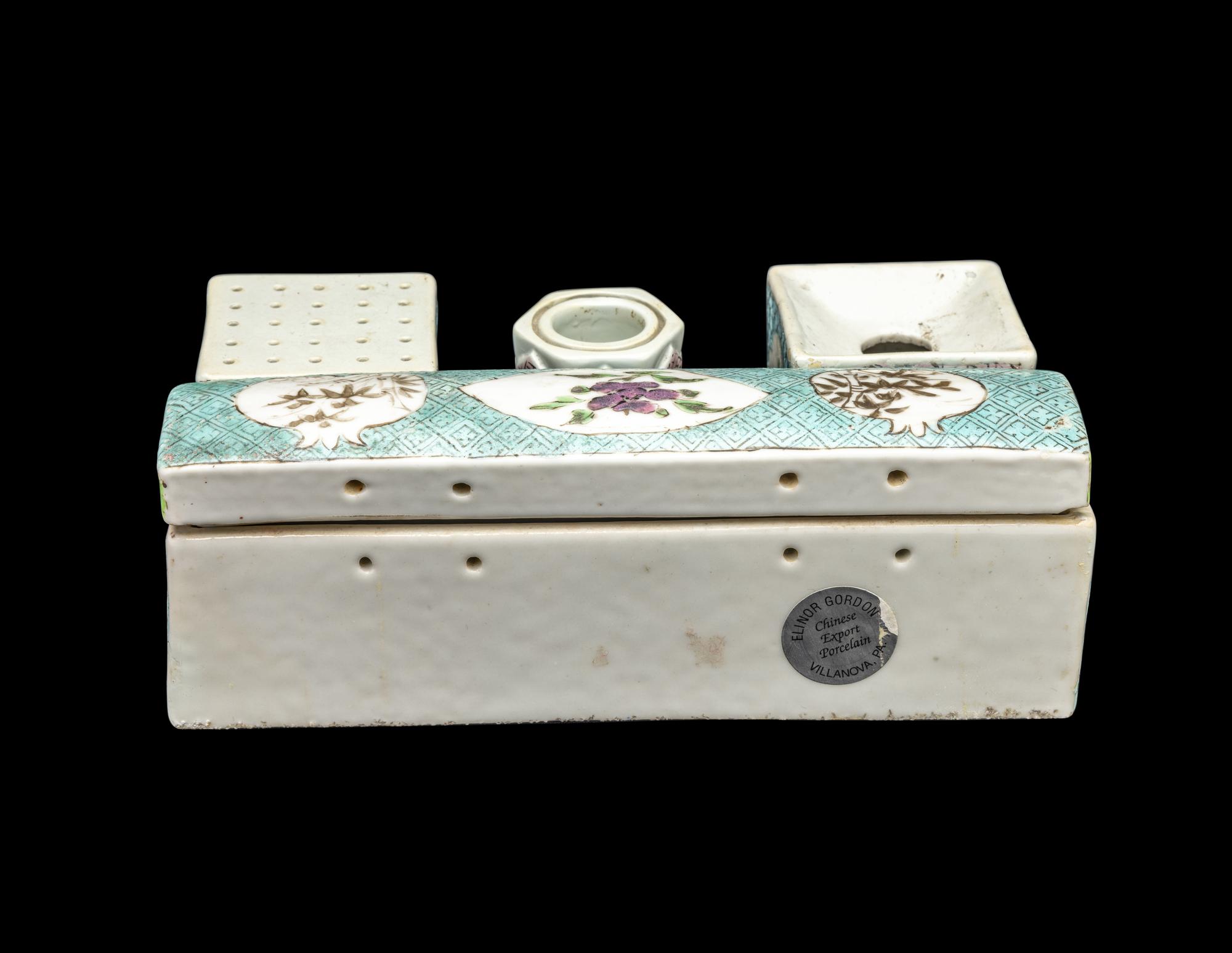 A Chinese Export Famille Rose Porcelain Stationary Set