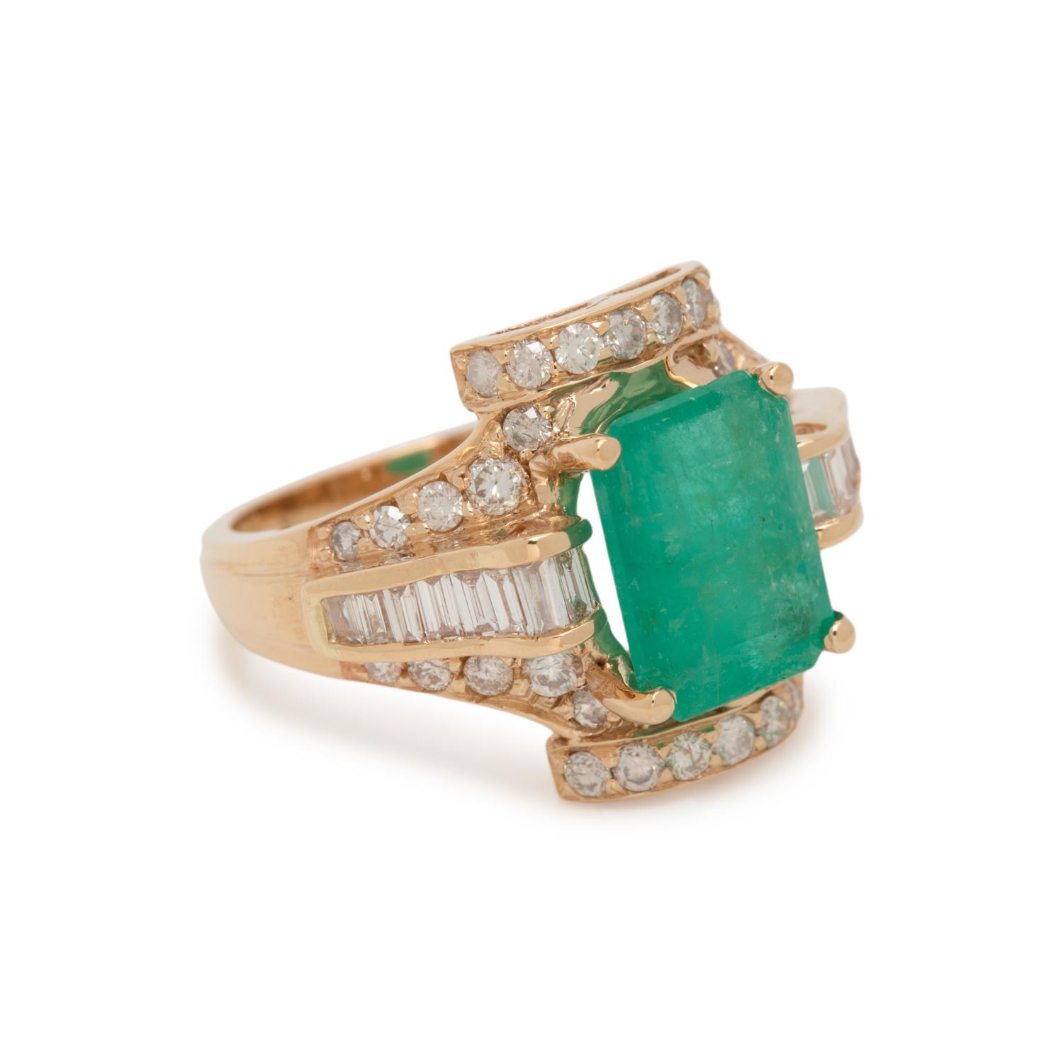 EMERALD AND DIAMOND RING