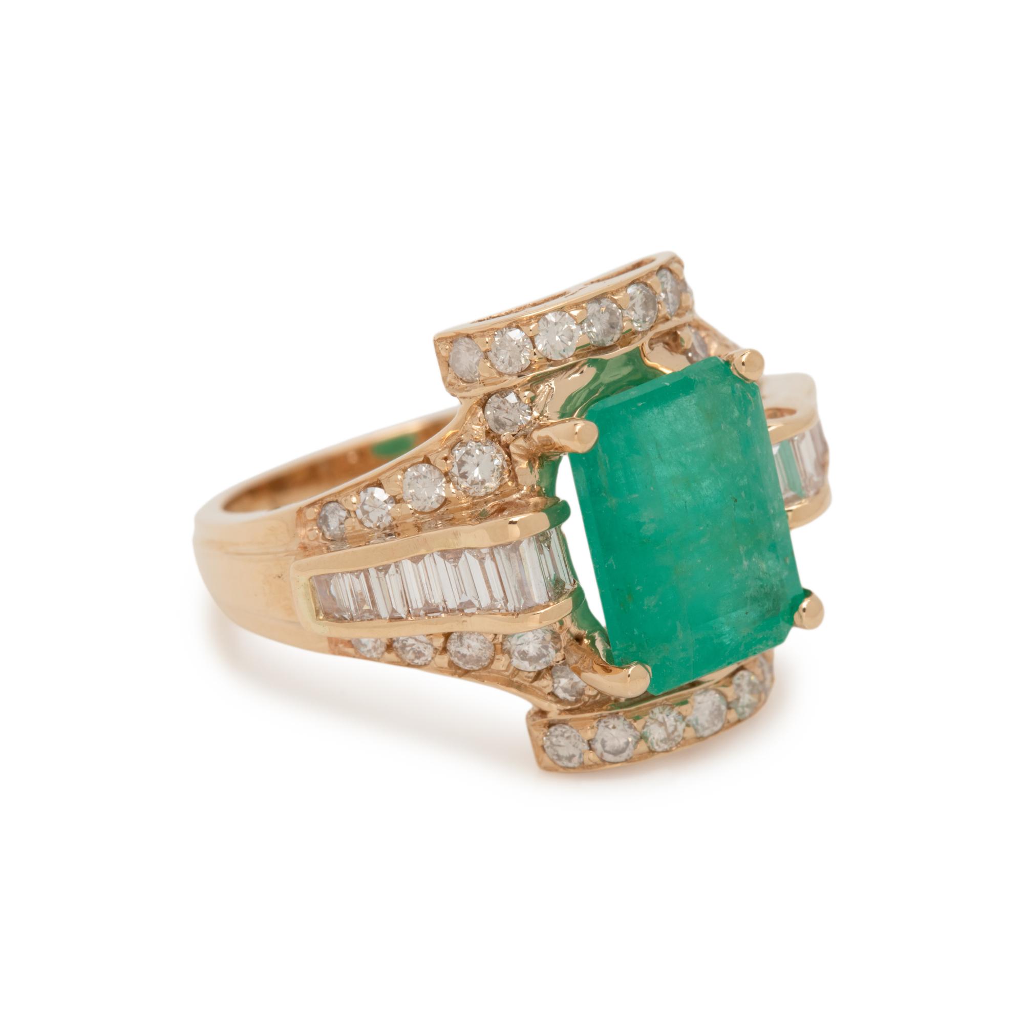 EMERALD AND DIAMOND RING