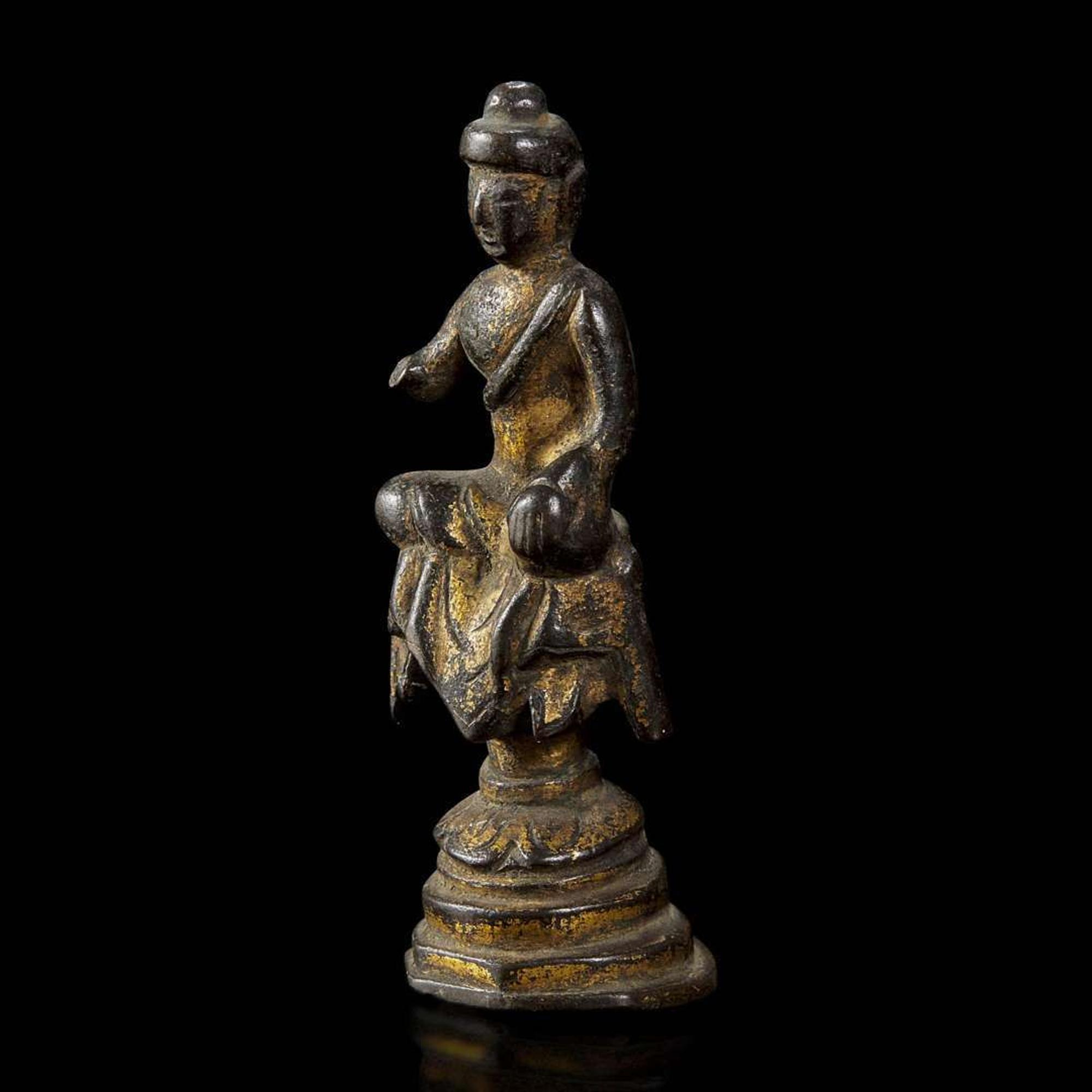 A small gilt bronze figure of a seated Buddha 铜鎏金佛造像一尊 Possibly Tang dynasty ??