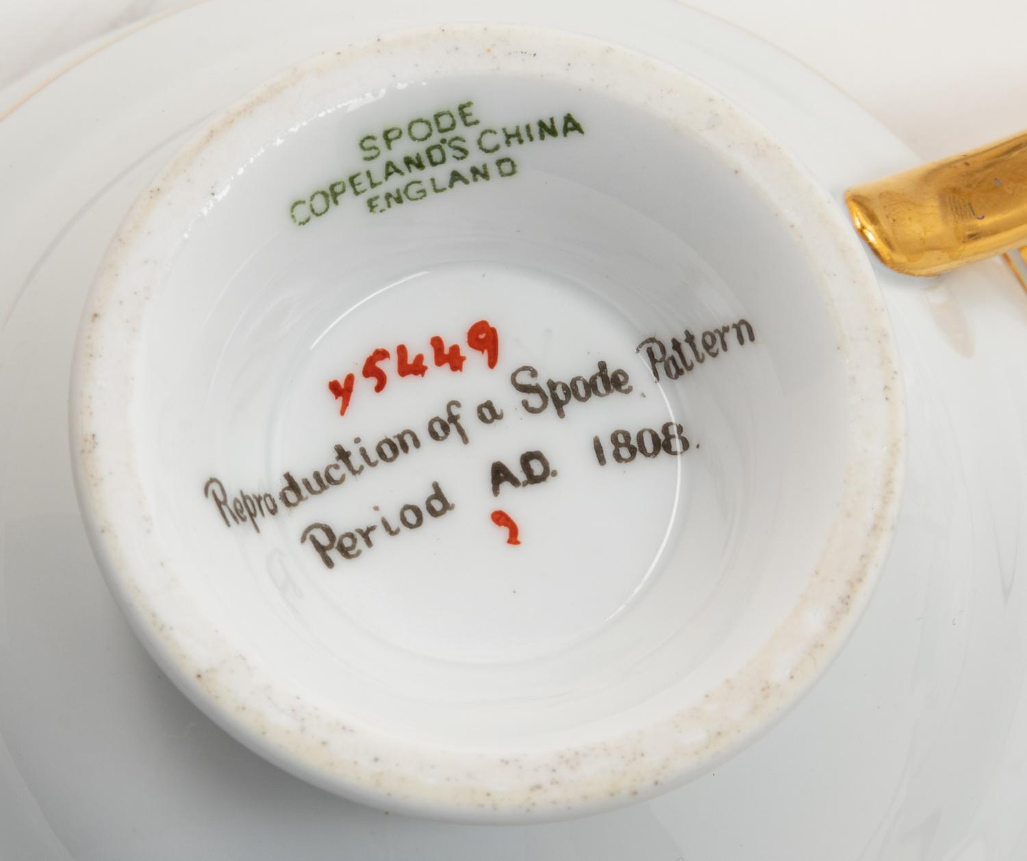 An Italian Porcelain Tureen and Tray