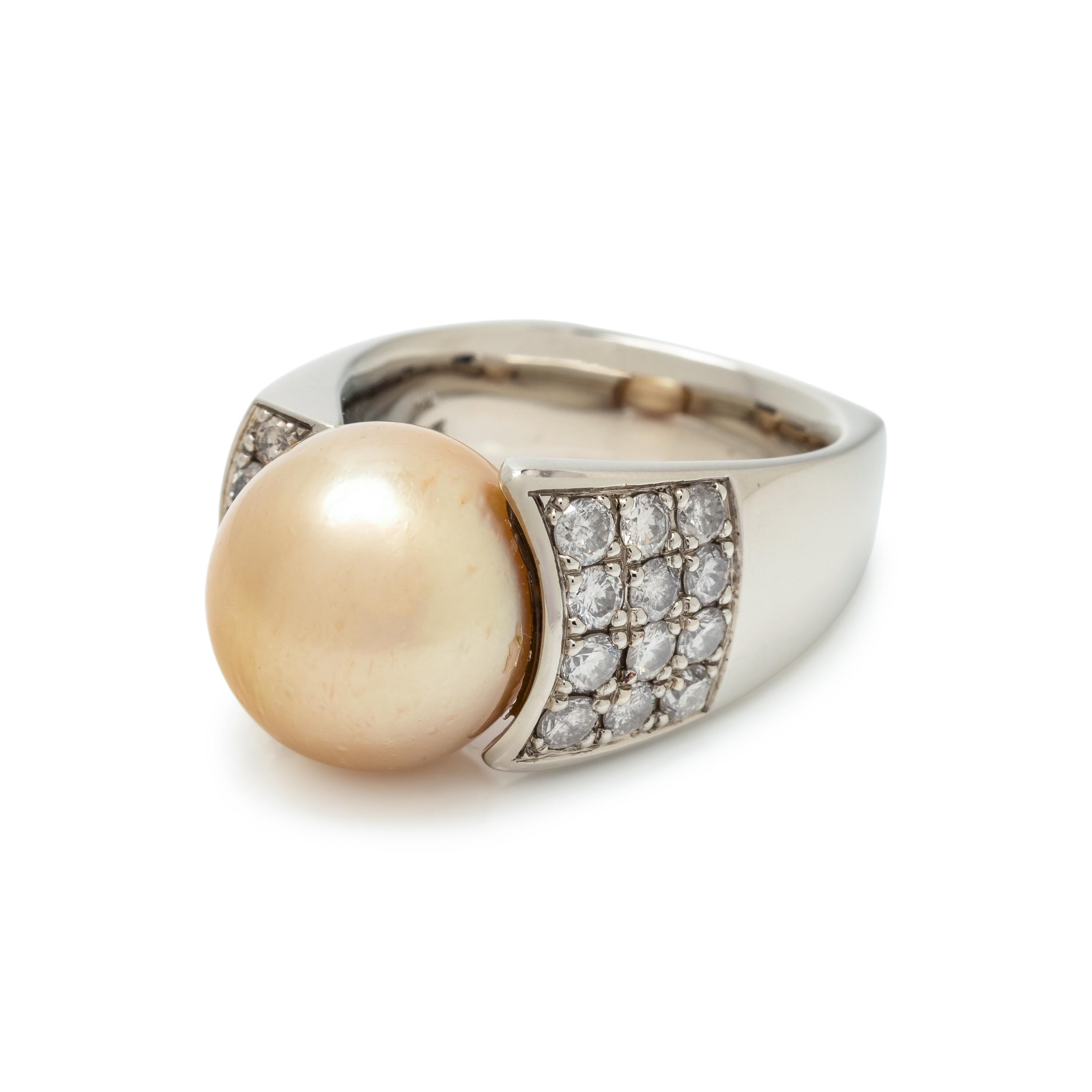 CULTURED GOLDEN SOUTH SEA PEARL AND DIAMOND RING