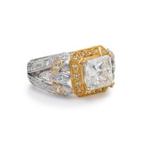 PRINCESS CUT DIAMOND AND YELLOW DIAMOND RING