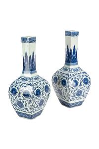 A Pair of Chinese Export Porcelain Vases