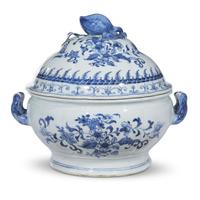 A Chinese export porcelain blue and white 'Canton' two-handled covered tureen circa 1800