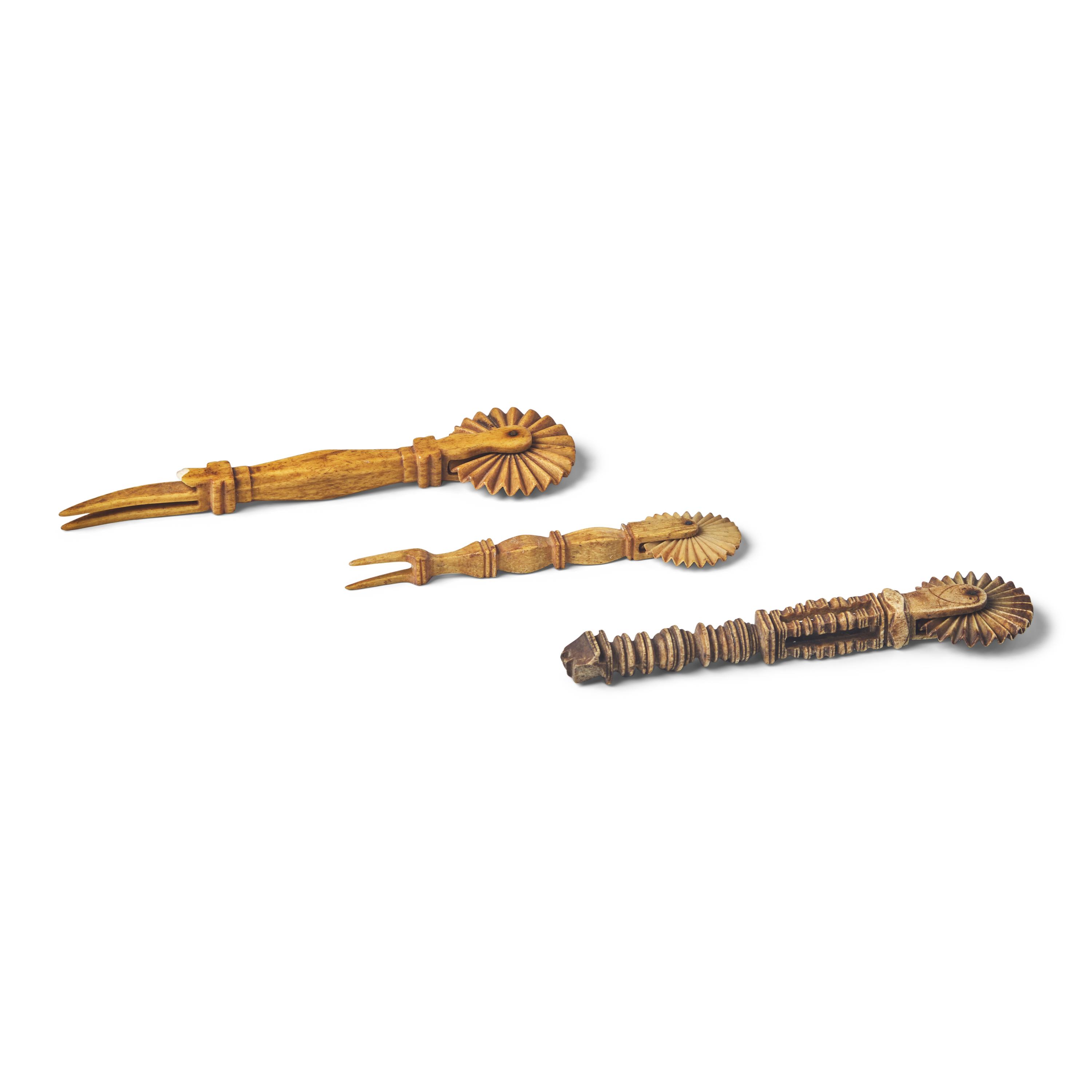 Three Sailor-Car ved Pie Crimpers