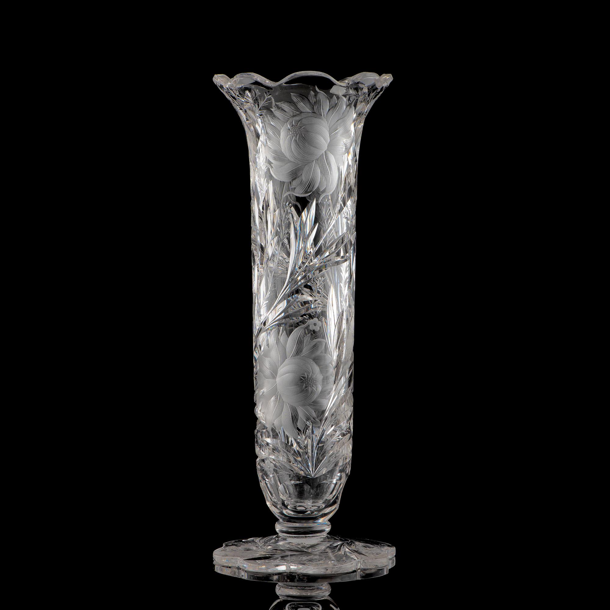 A Hawkes Intaglio-Cut Glass Vase in the Dalilah Pattern