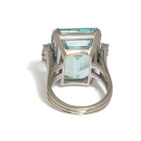 AQUAMARINE AND DIAMOND RING