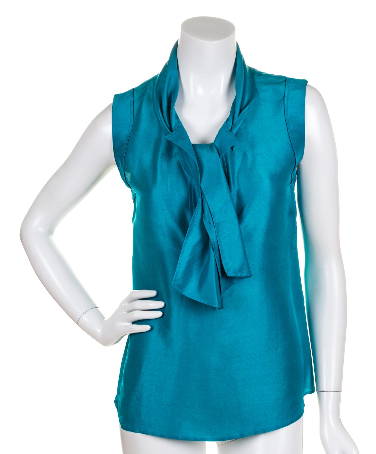 A Pair of Oscar de la Renta Silk Sleeveless Tops, Size 6.
