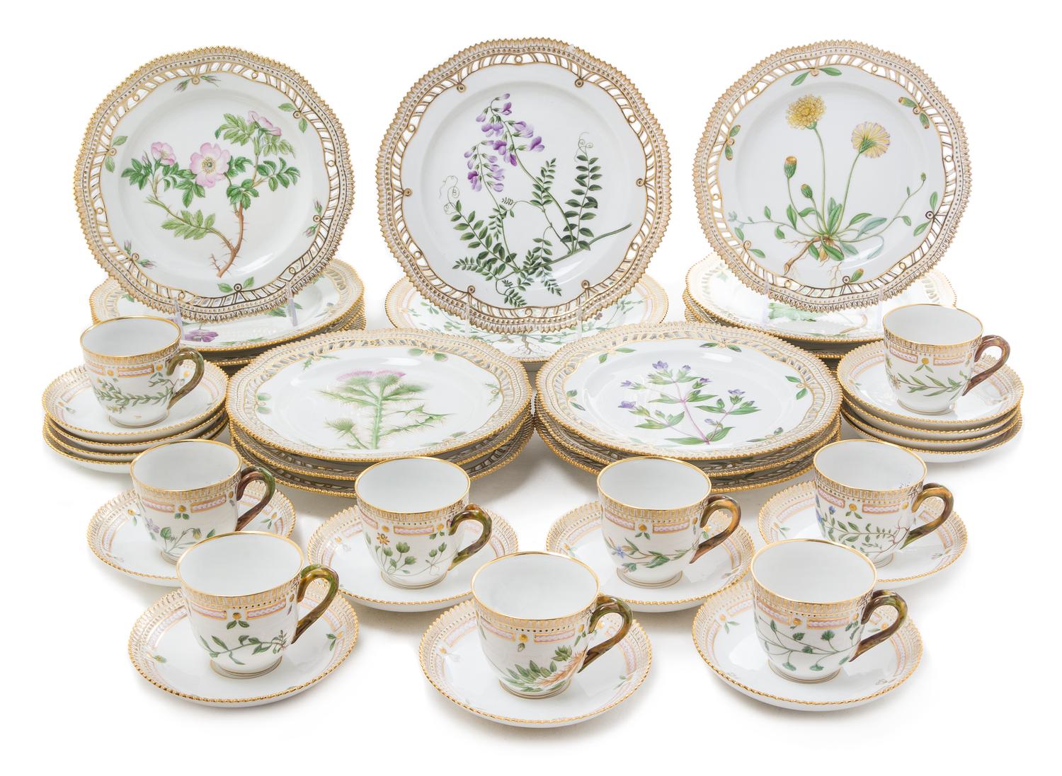 A Royal Copenhagen Porcelain Flora Danica Partial Dinner Service Diameter of dinner plate 9 7/8 inches. — 20TH CENTURY