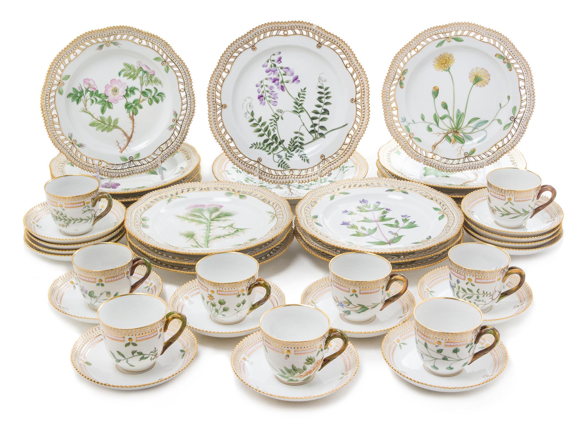 A Royal Copenhagen Porcelain Flora Danica Partial Dinner Service Diameter of dinner plate 9 7/8 inches. — 20TH CENTURY