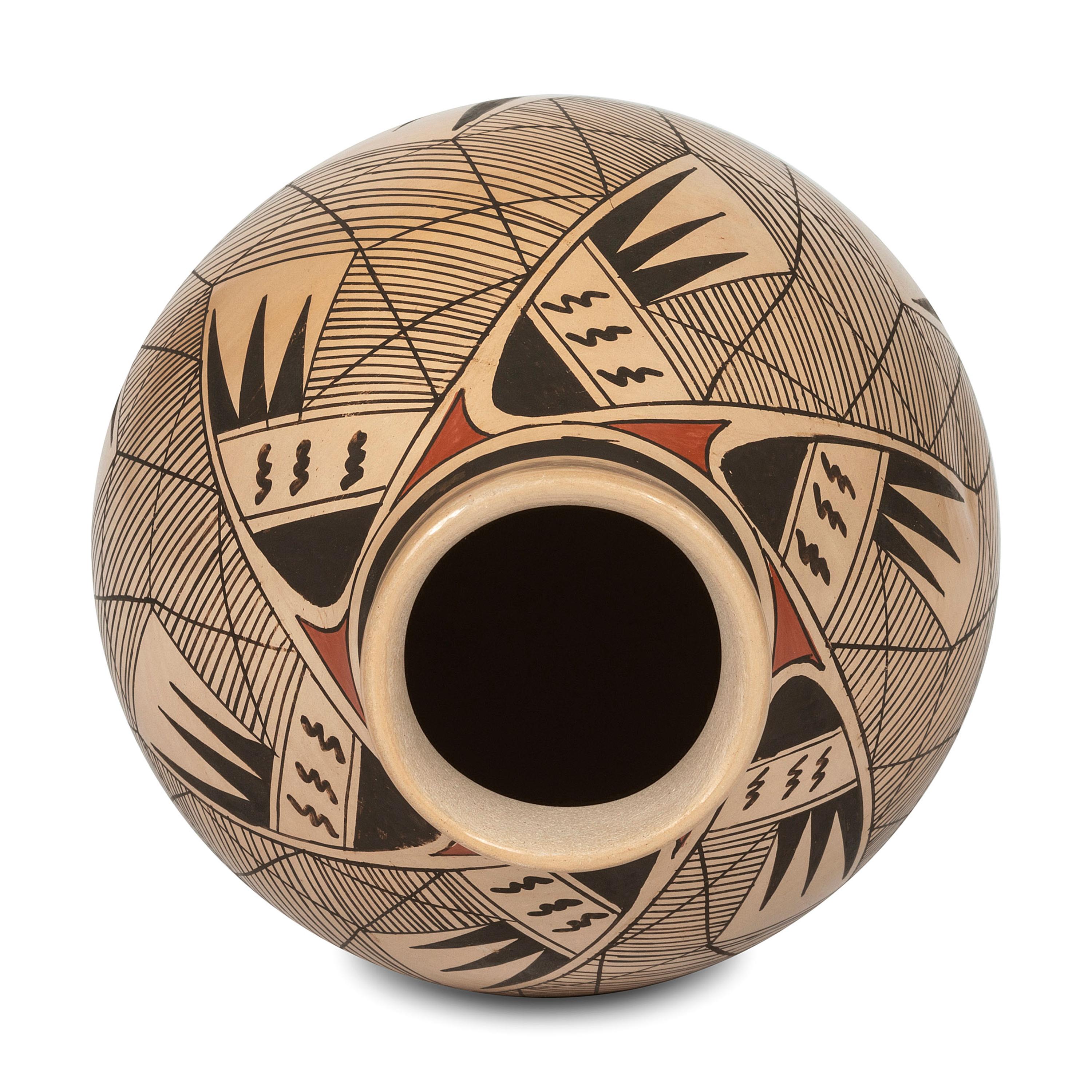 Pottery Vase, Migration Pattern