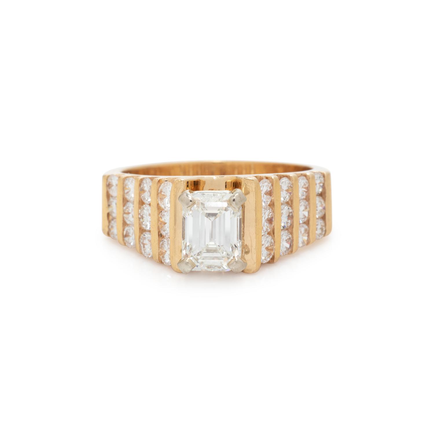 DIAMOND RING