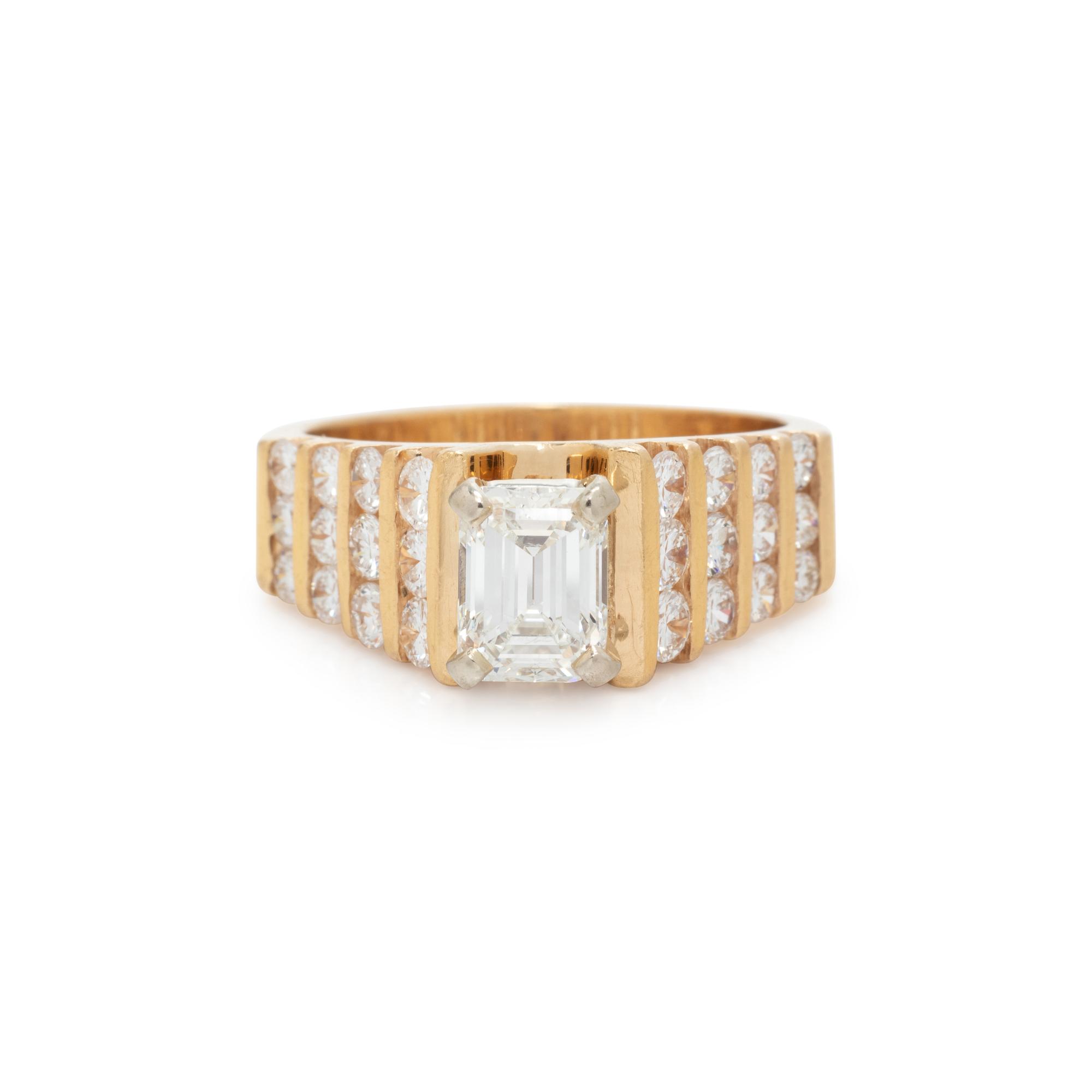 DIAMOND RING