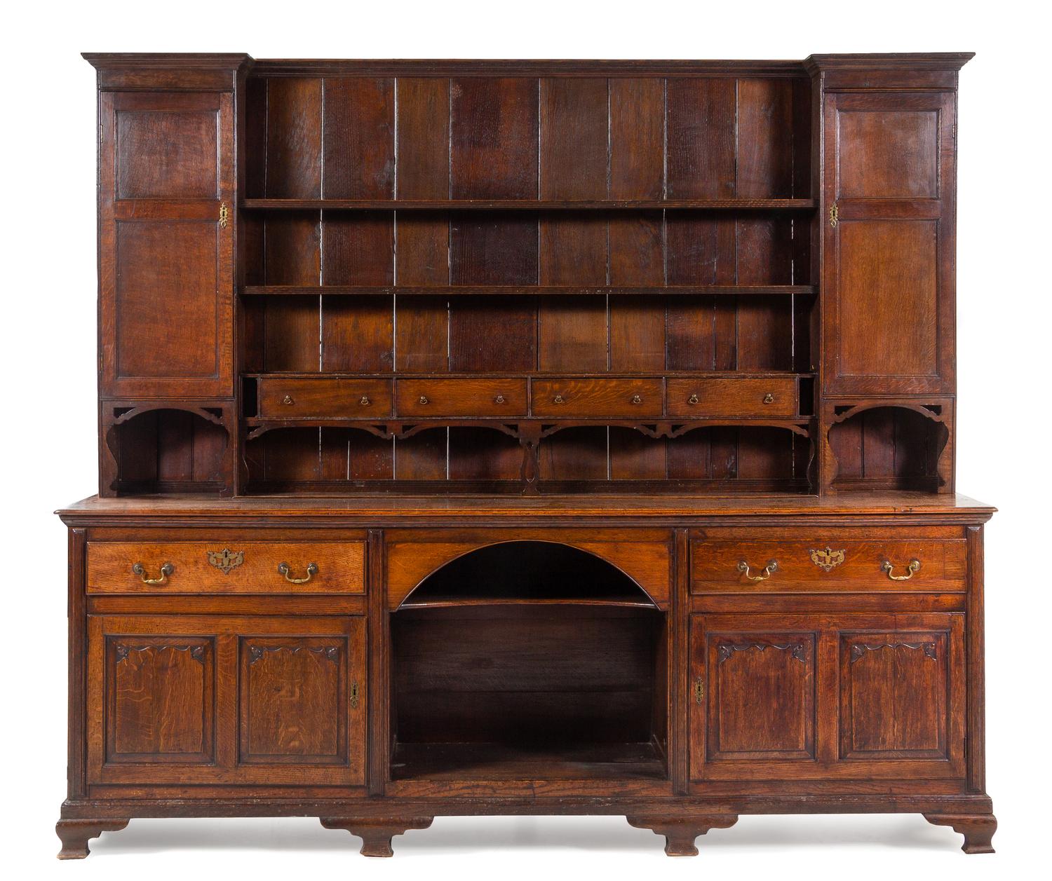 An Oak Welsh Cupboard Height 91 3/4 x width 103 1/4 x depth 19 inches. — 19TH CENTURY