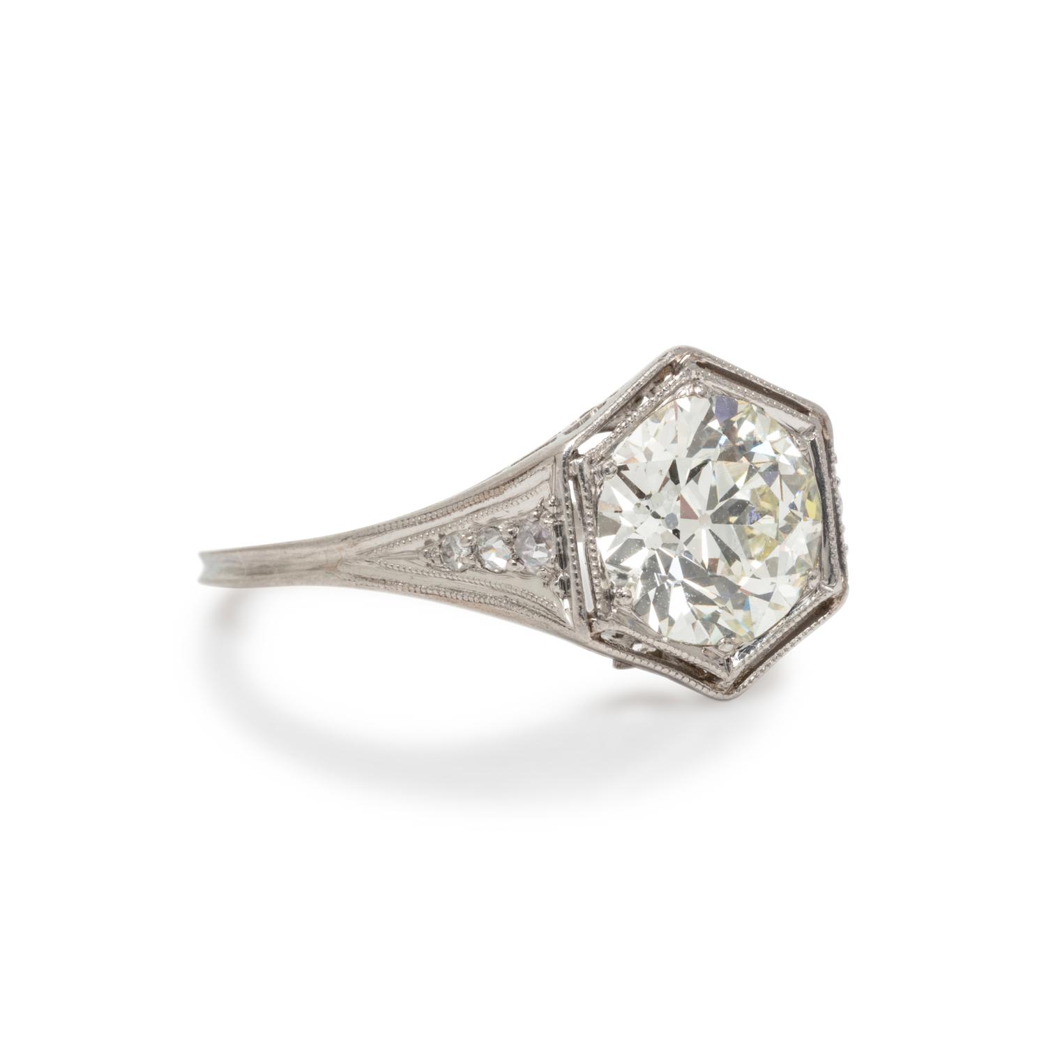 DIAMOND RING