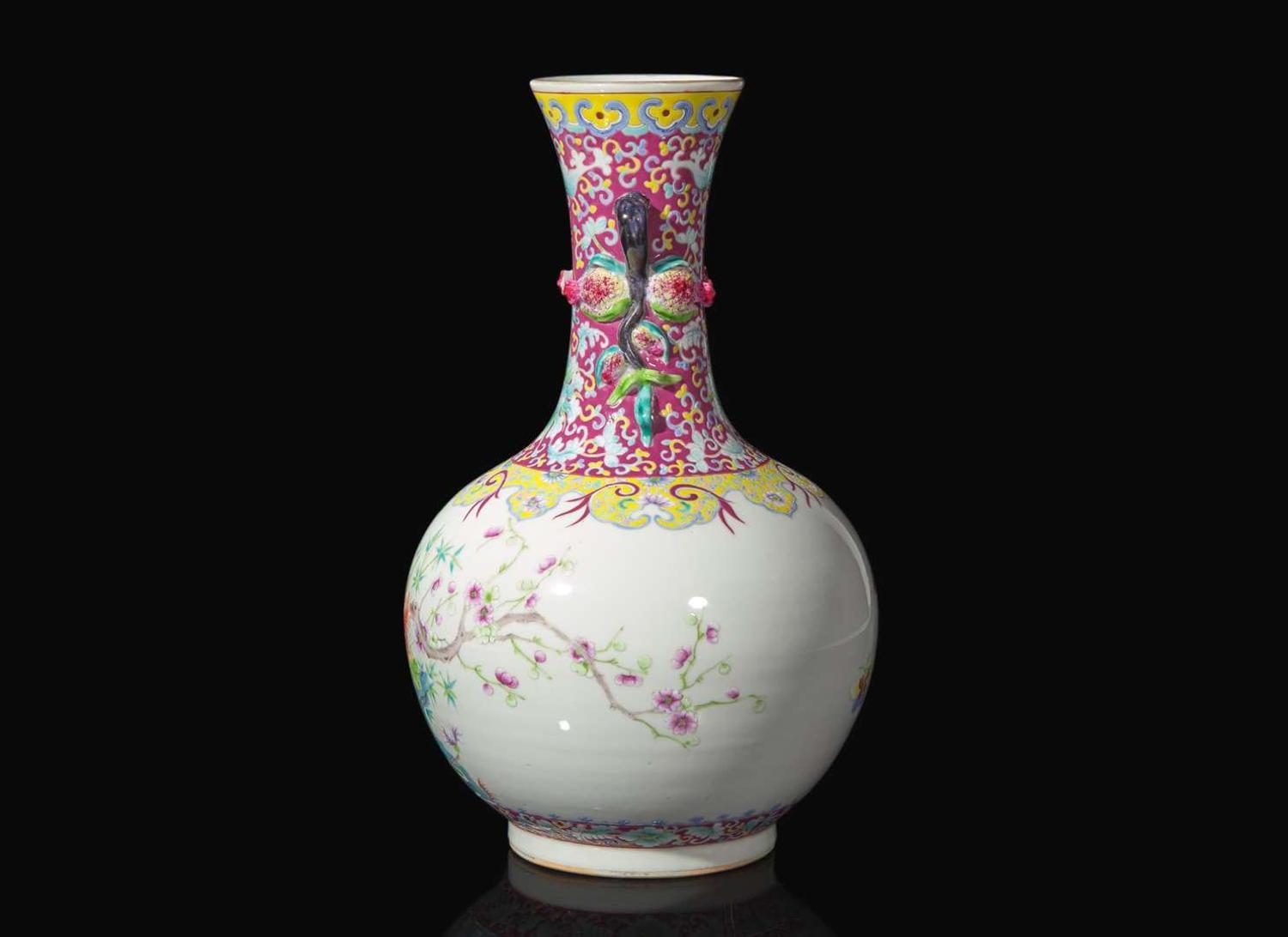 A Chinese famille rose-decorated vase, Hongxian four-character mark 粉彩瓶一隻 洪憲四字款