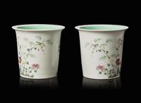 A pair of Chinese famille rose "Boys" jardinieres, six-character Guangxu mark 粉彩嬰戲花盆一對 光緒六字款